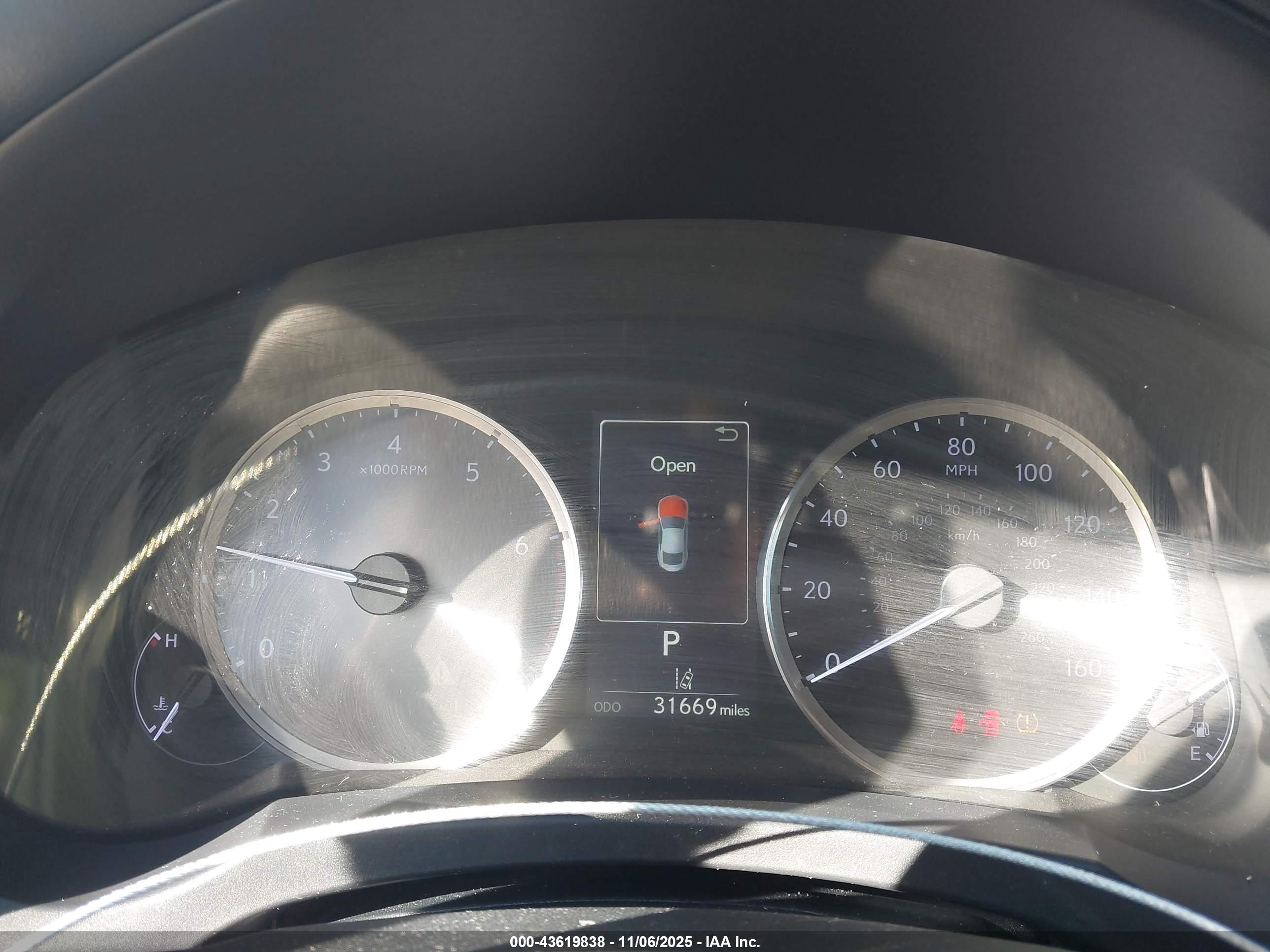 LEXUS RC image 7