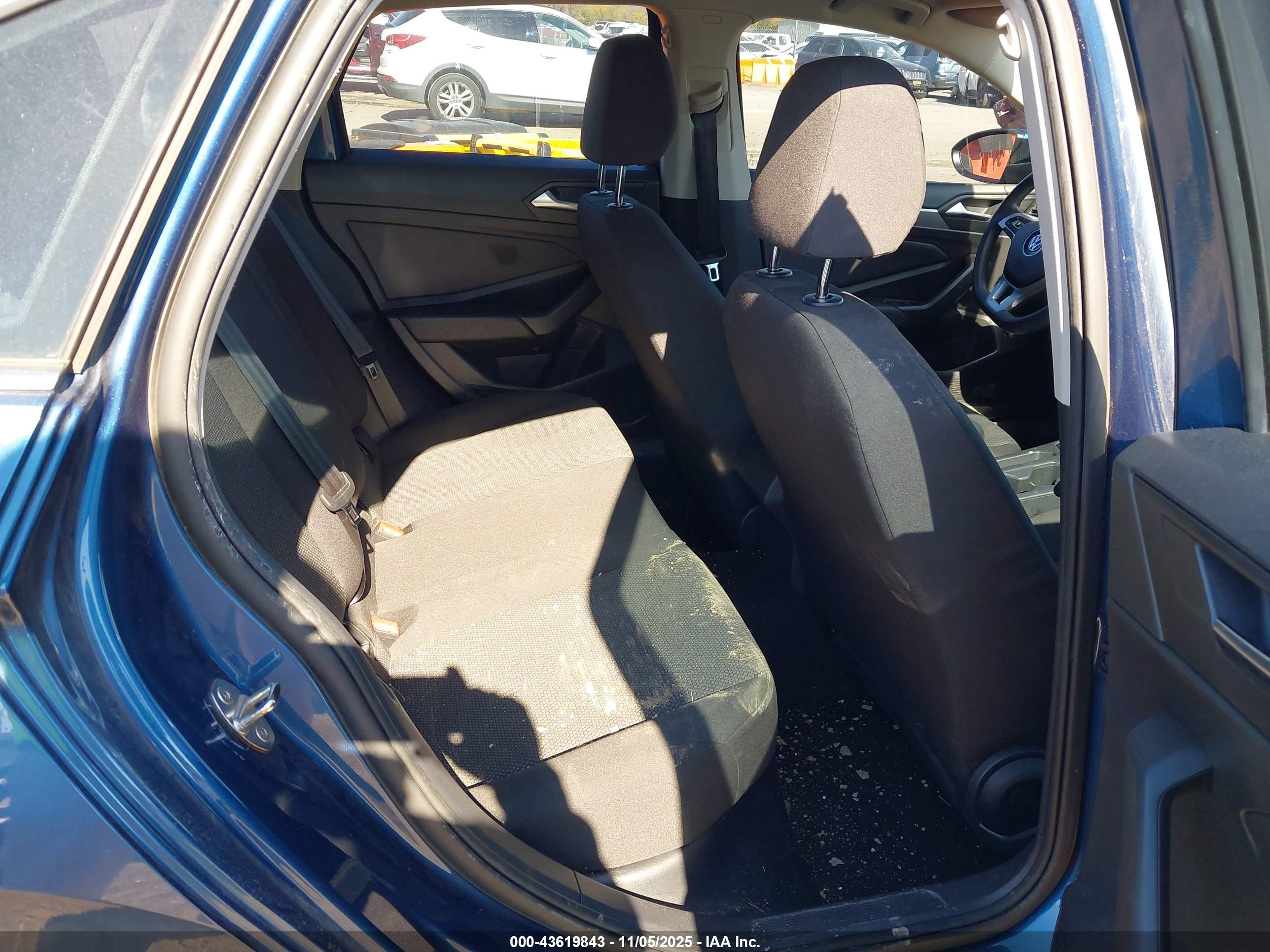 VOLKSWAGEN JETTA image 8