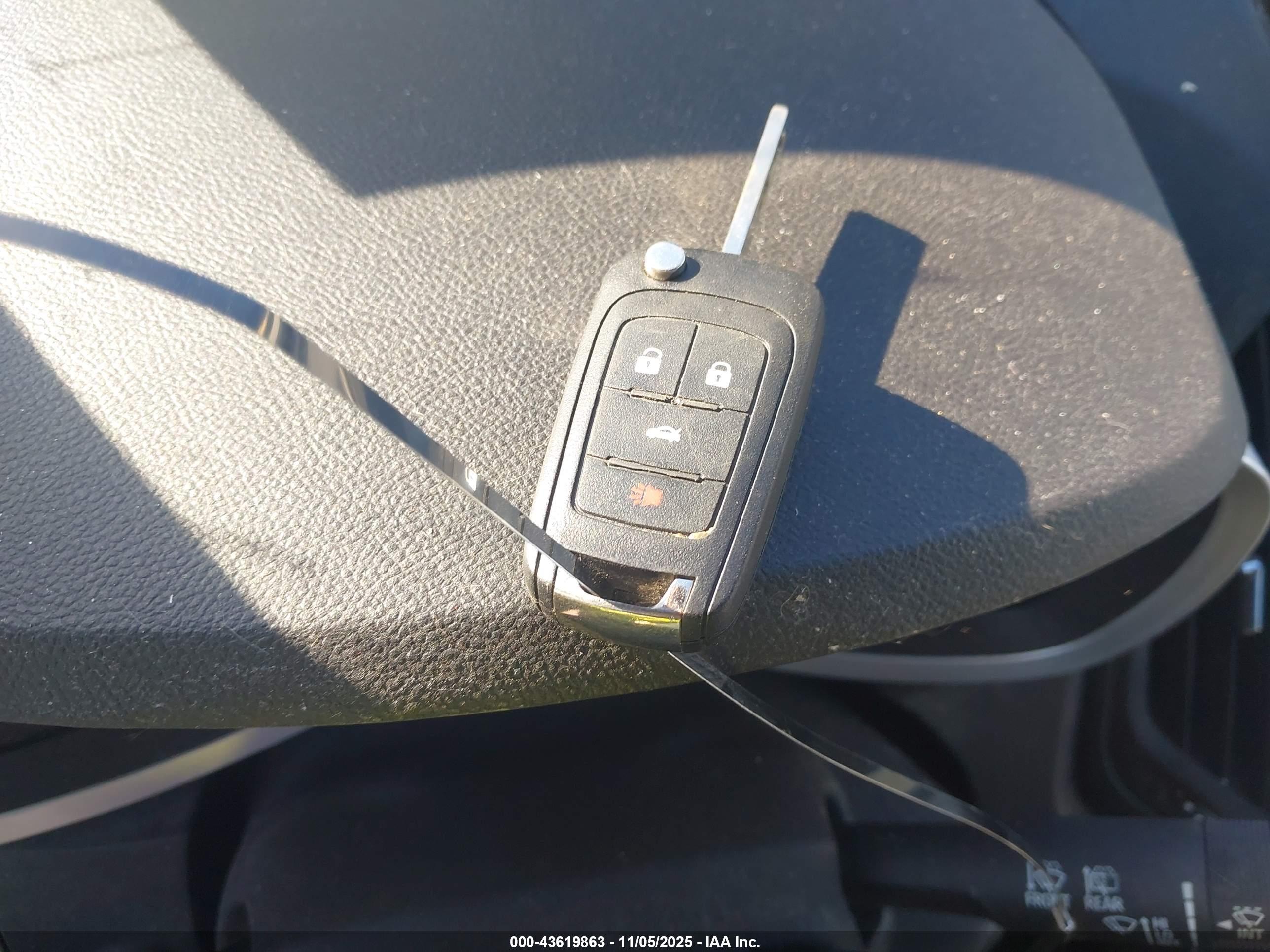 CHEVROLET EQUINOX image 11