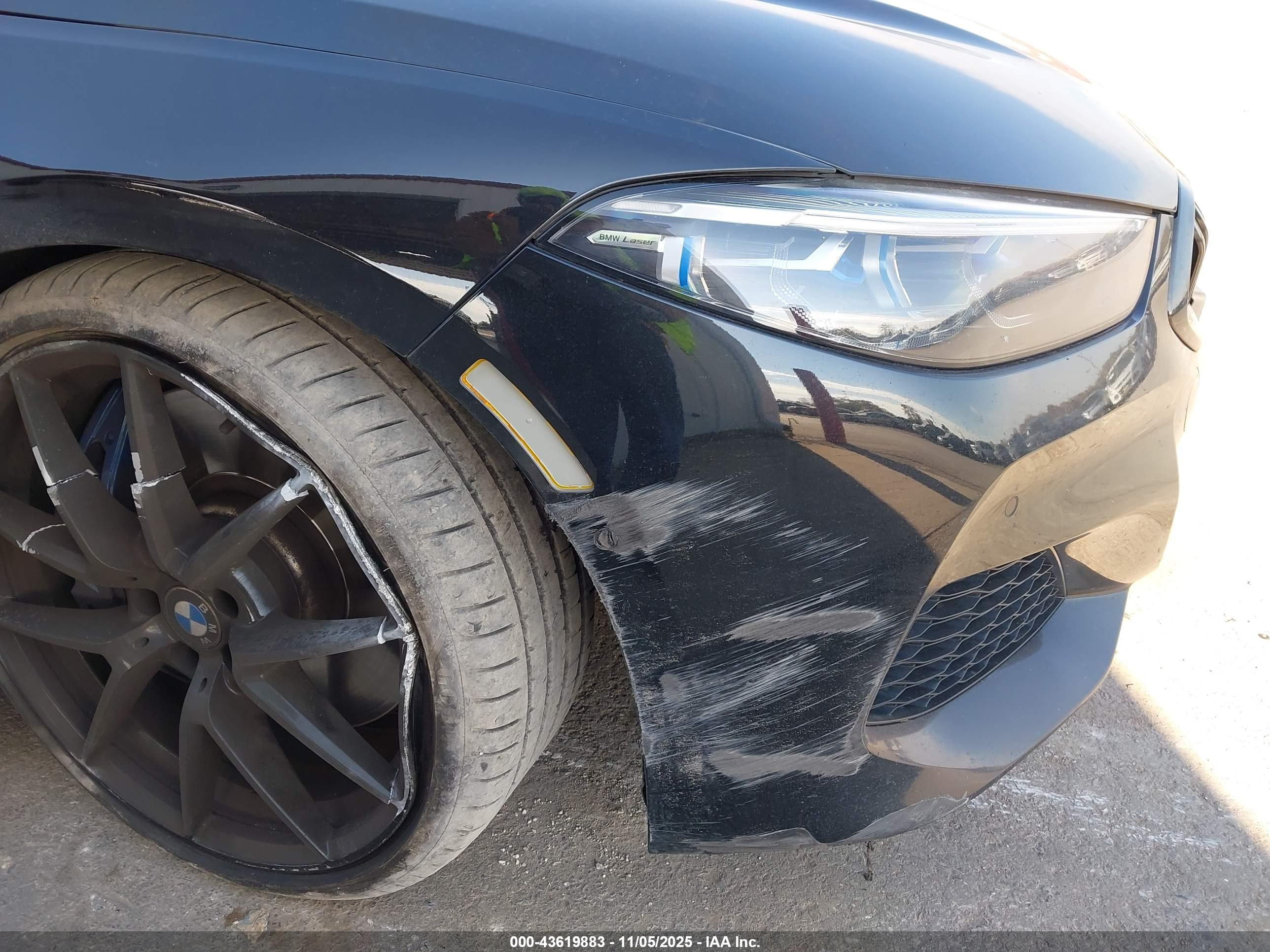 BMW M850I image 6