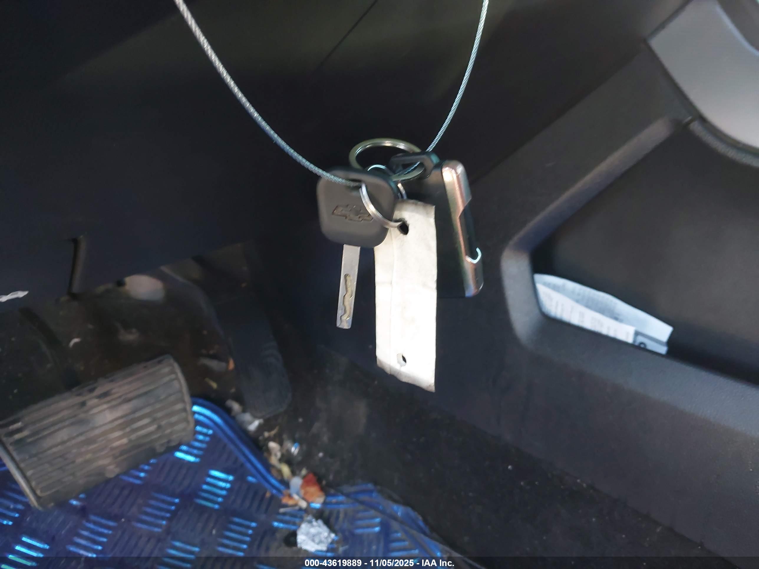 CHEVROLET SILVERADO image 11
