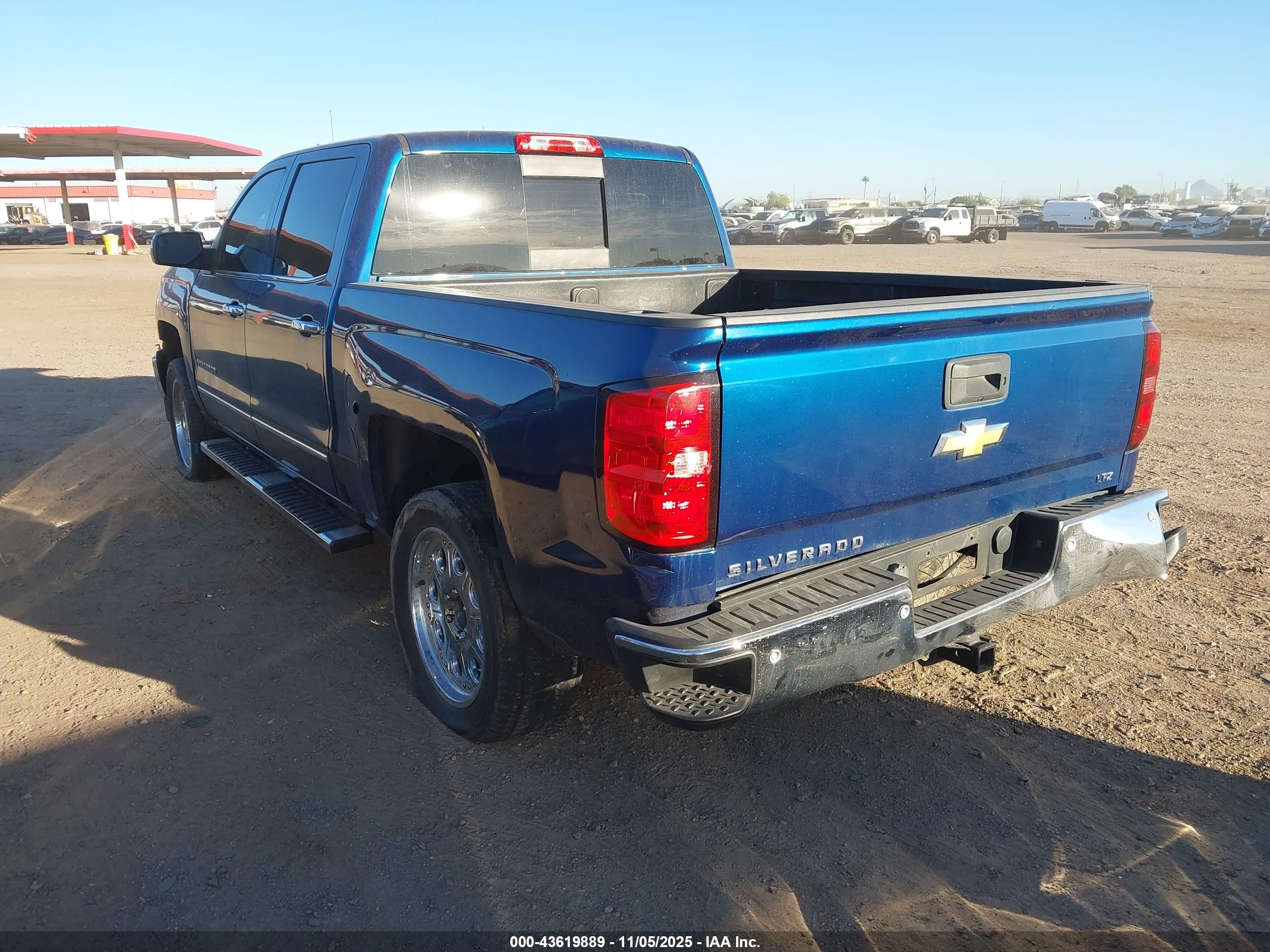 CHEVROLET SILVERADO image 3