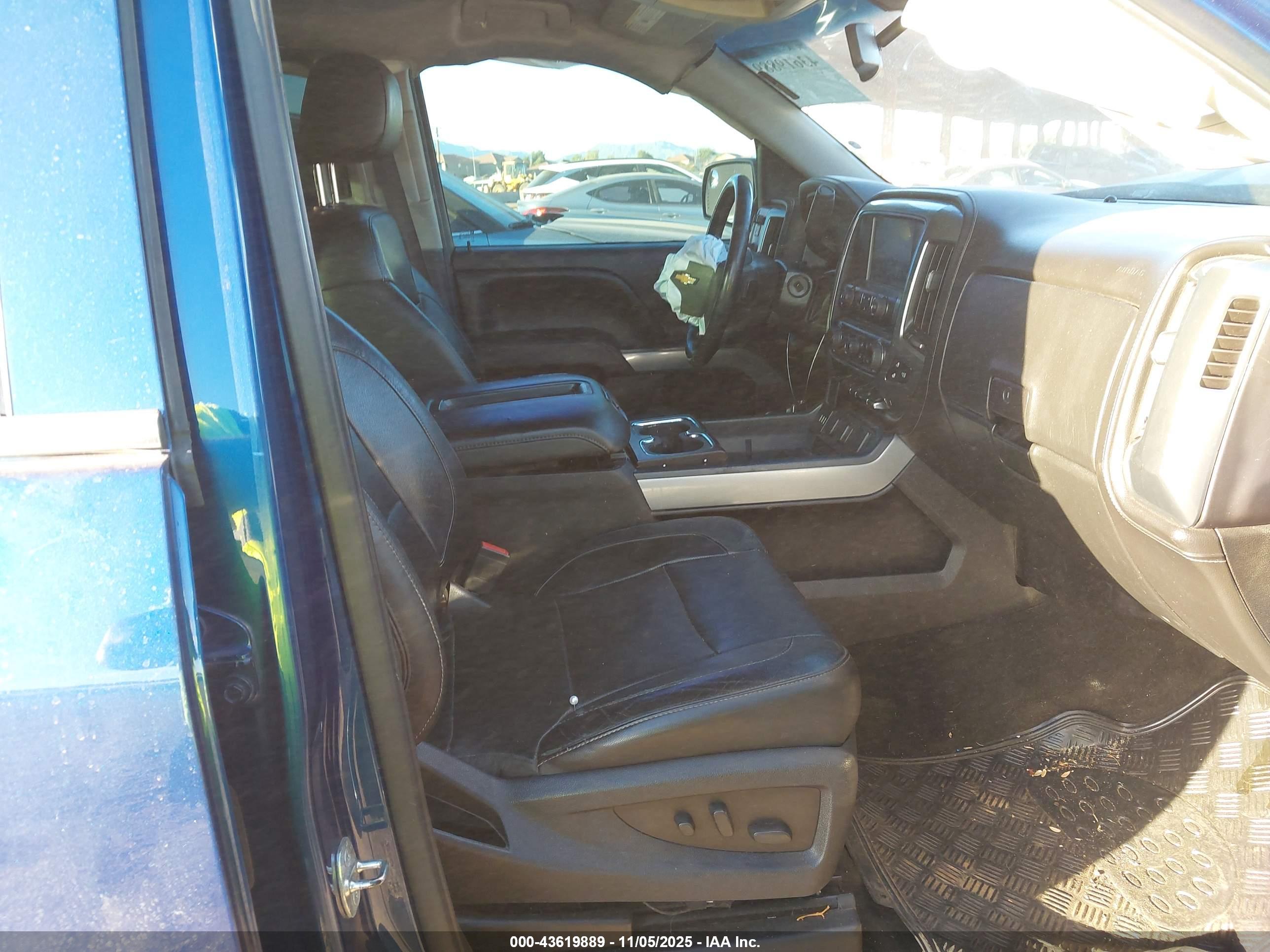 CHEVROLET SILVERADO image 5
