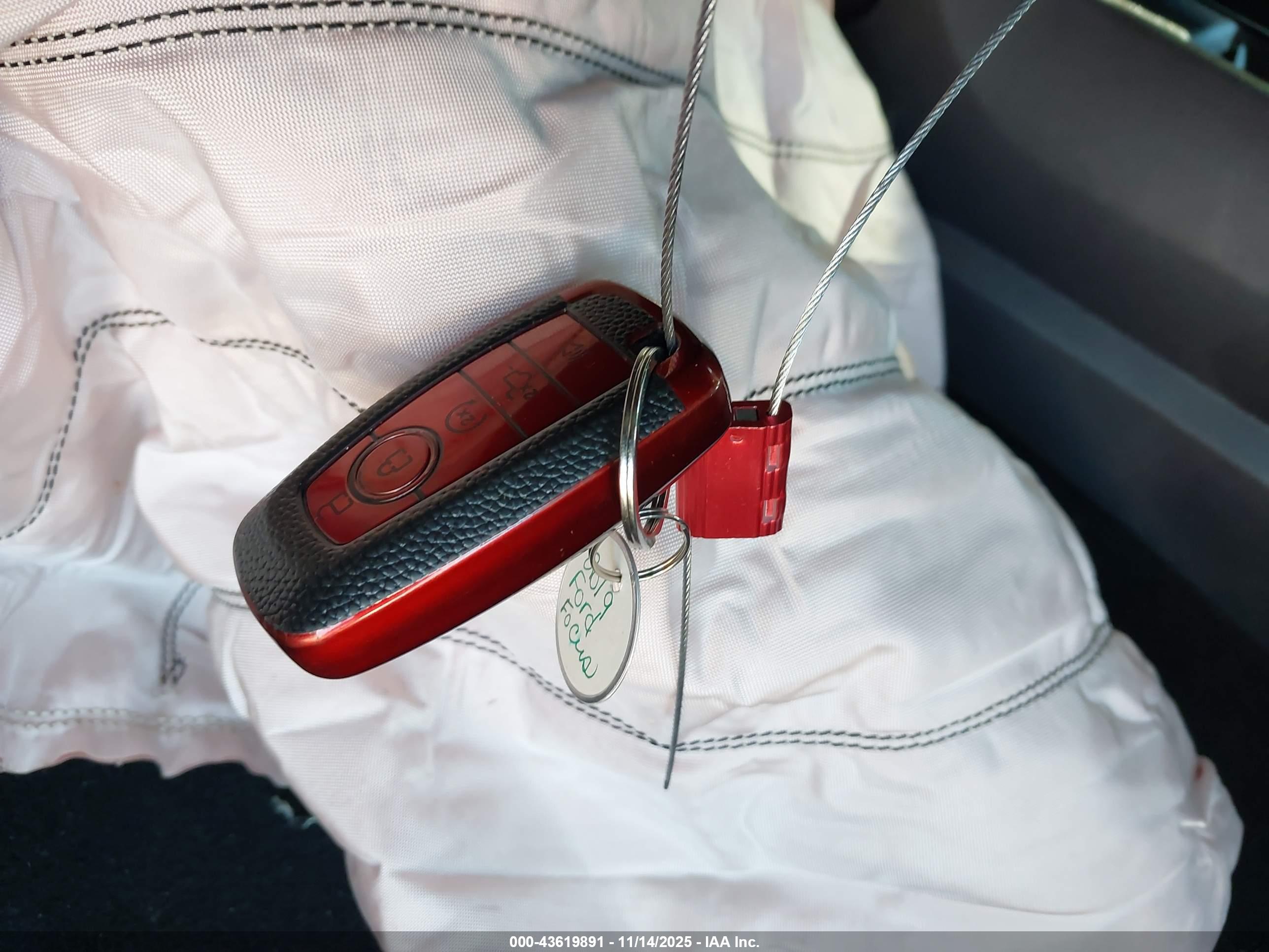 FORD FUSION image 11