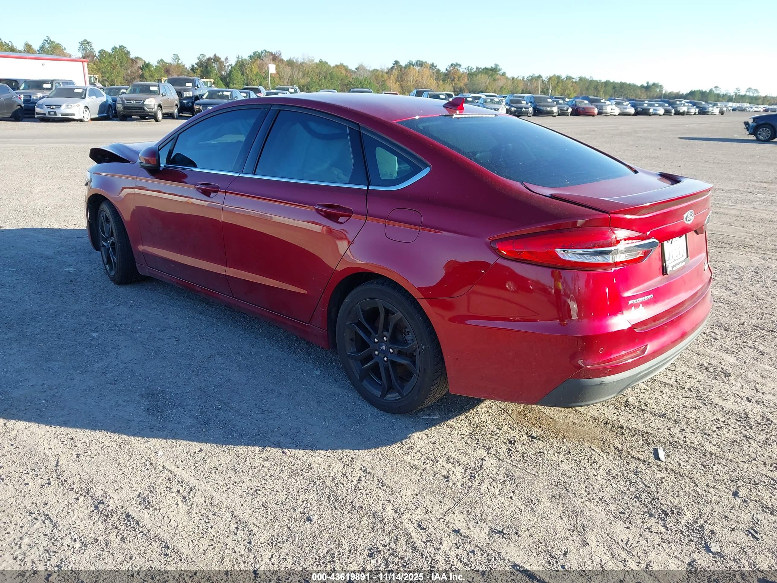 FORD FUSION image 3