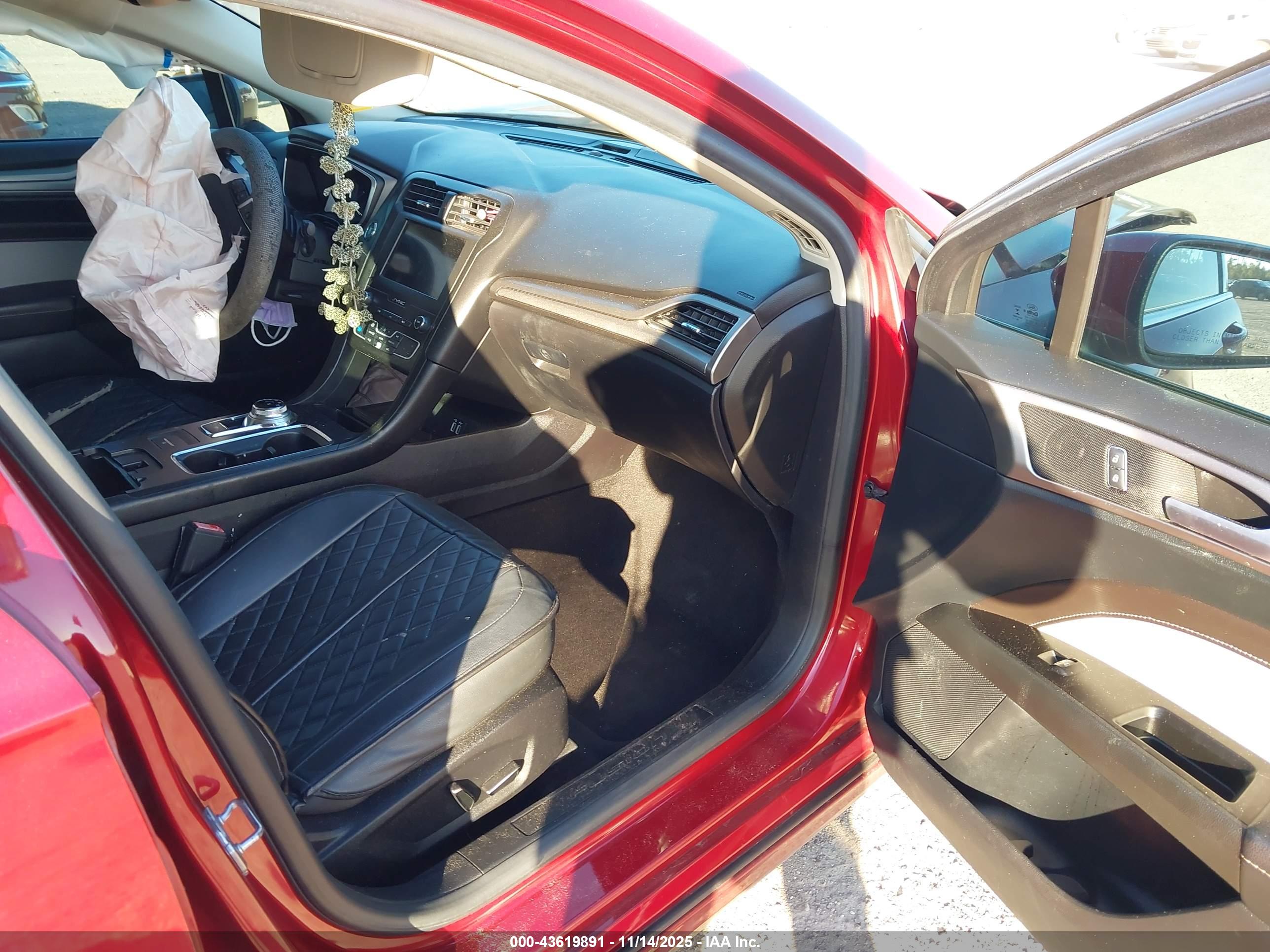 FORD FUSION image 5
