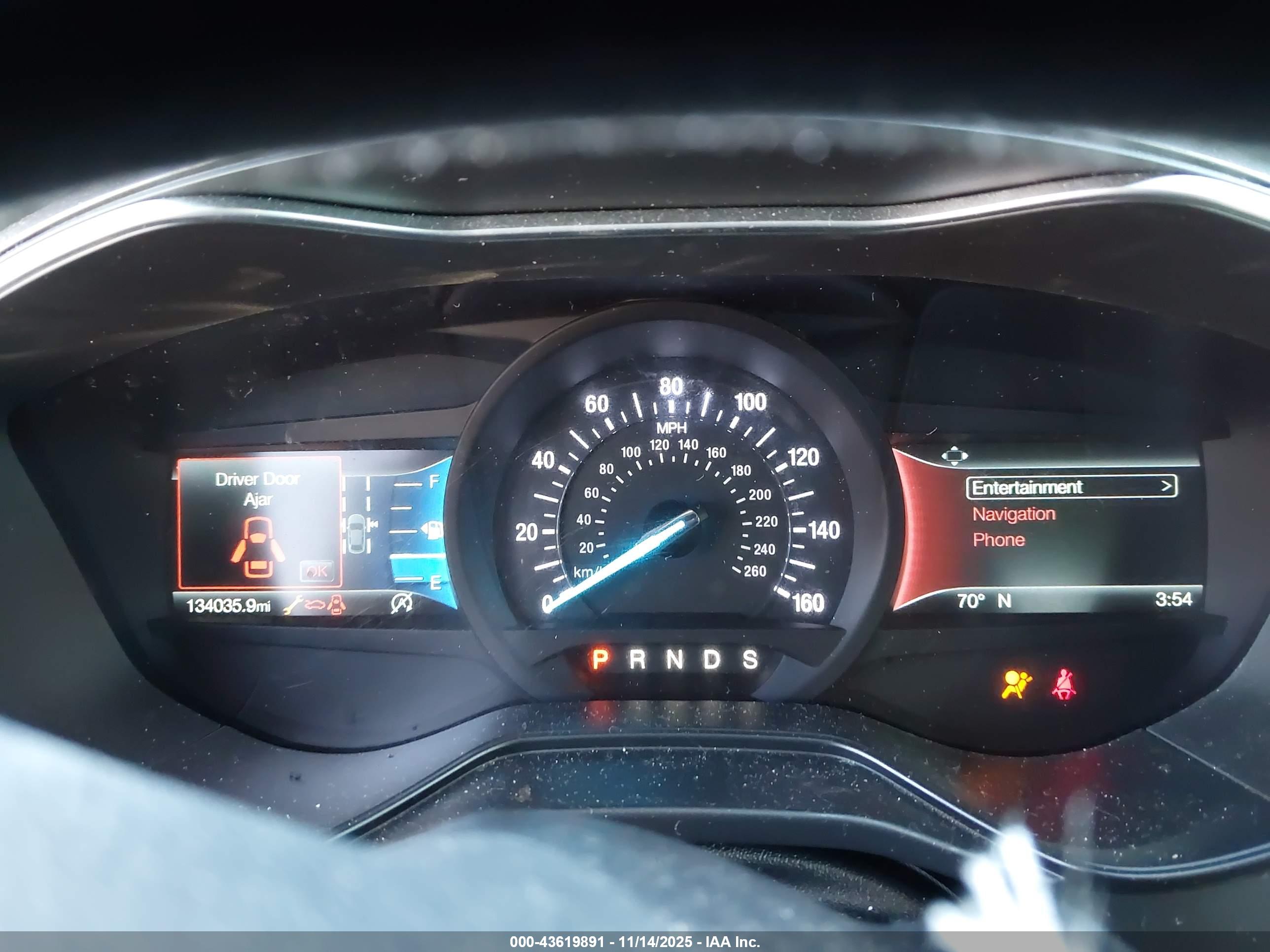 FORD FUSION image 7