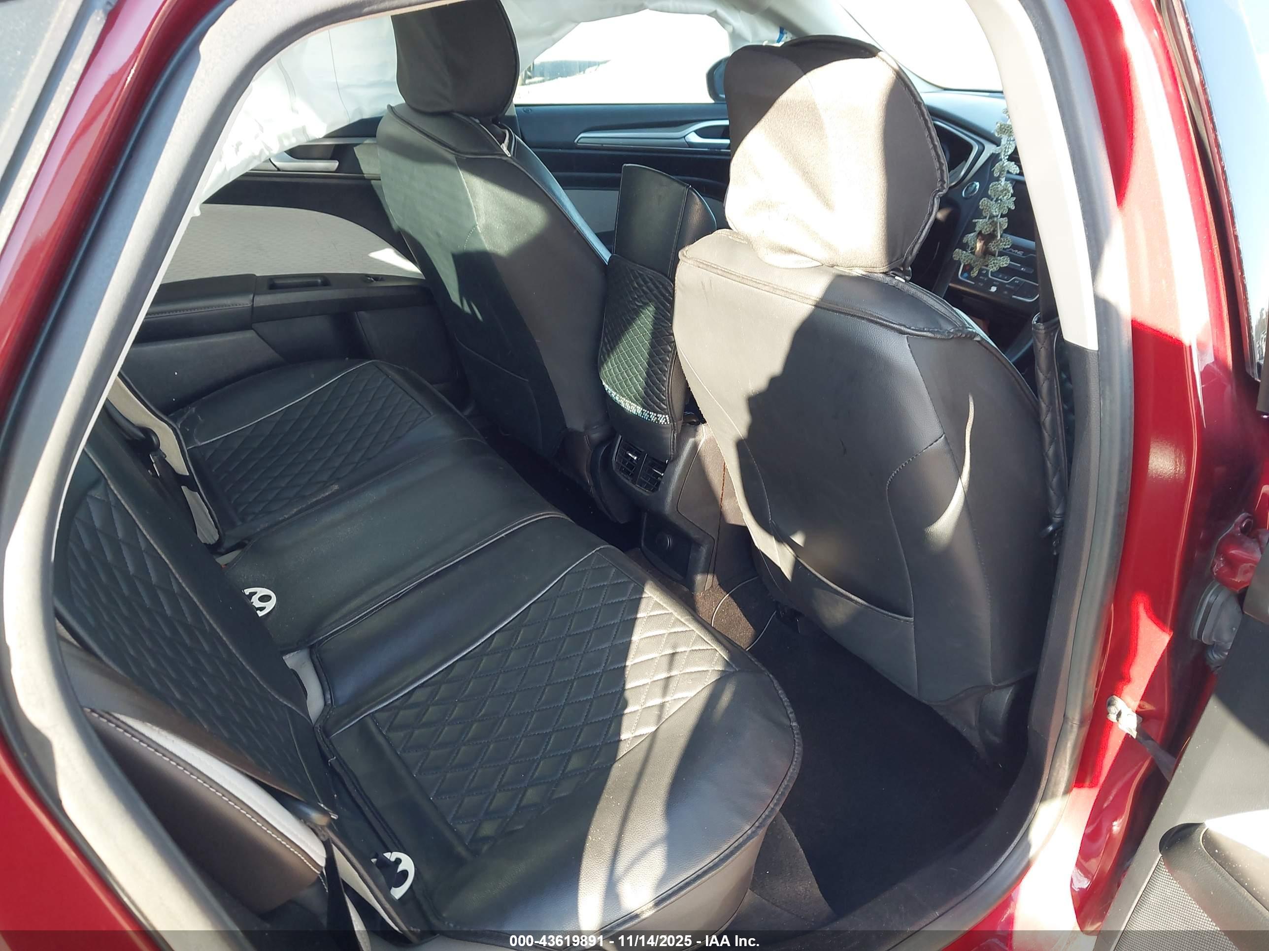 FORD FUSION image 8