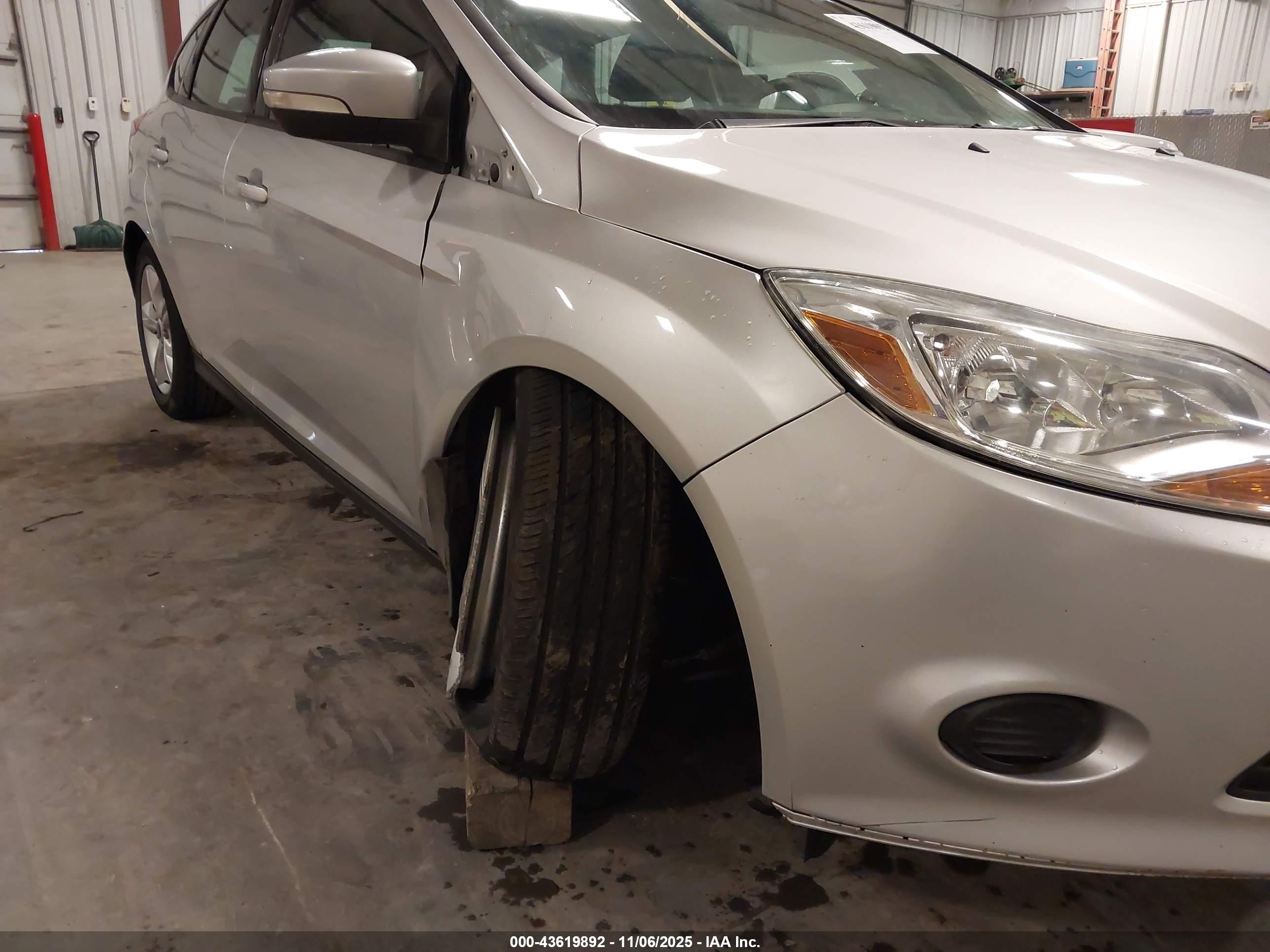 FORD FOCUS image 6