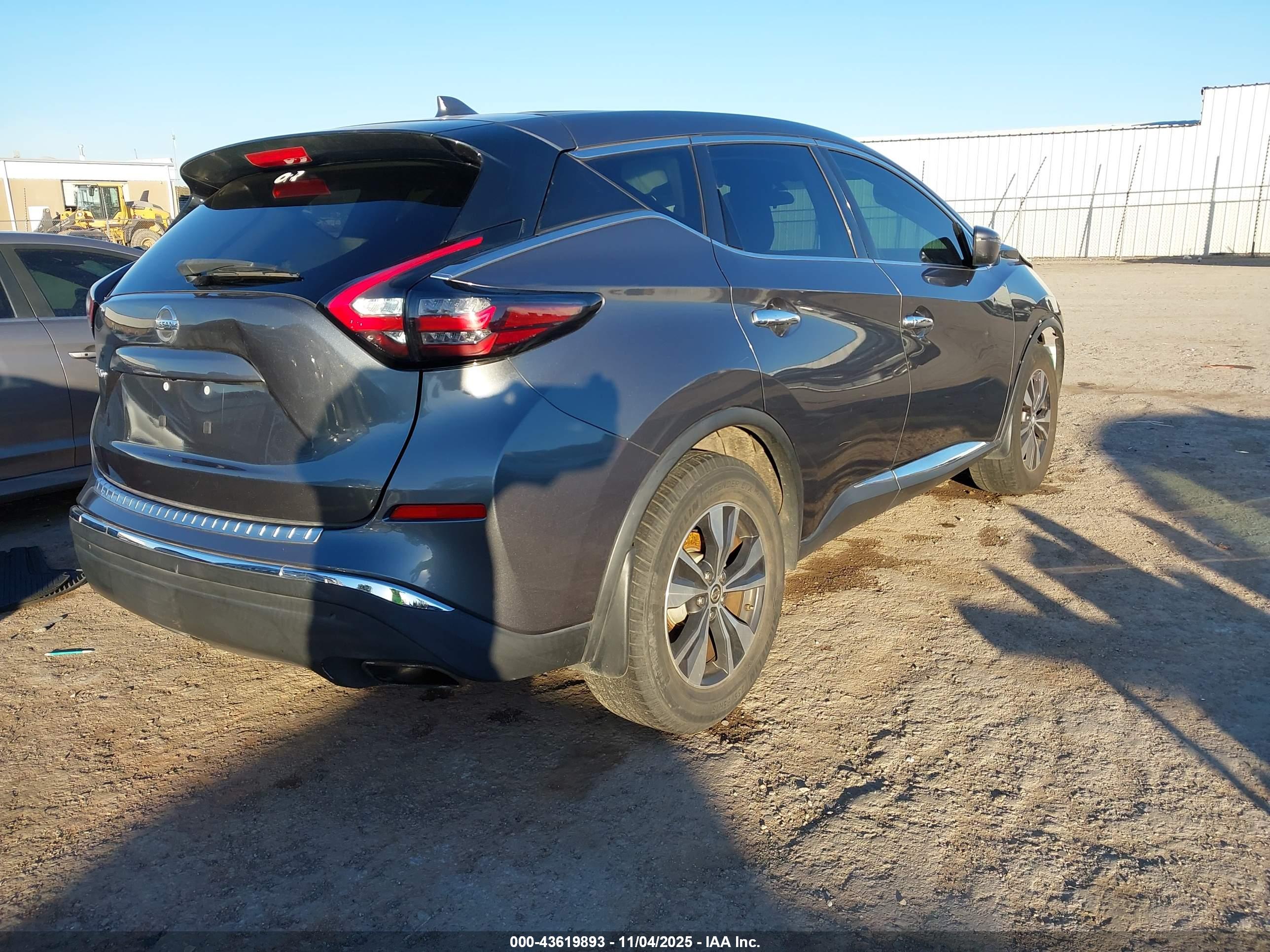 NISSAN MURANO image 4