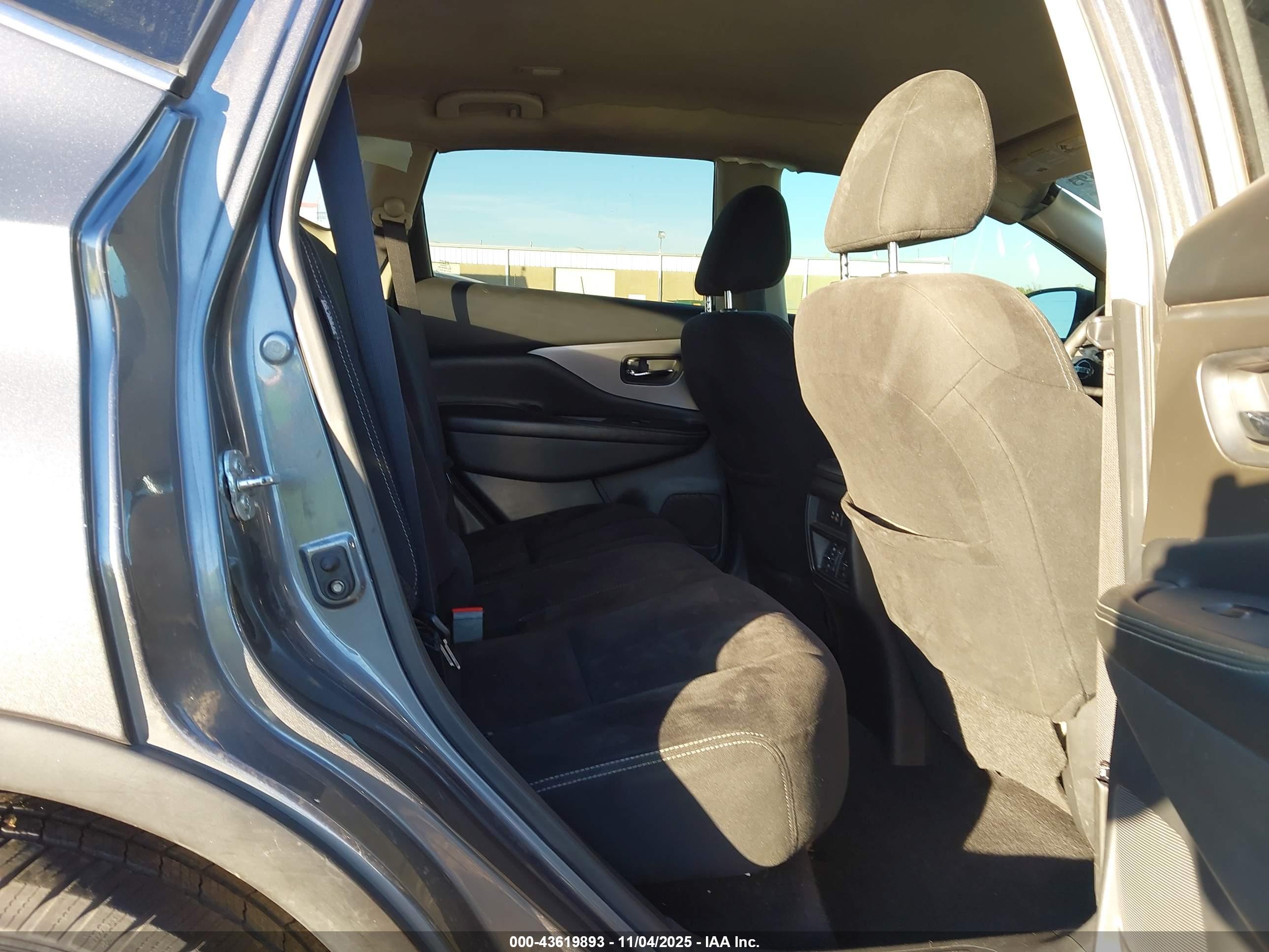 NISSAN MURANO image 8
