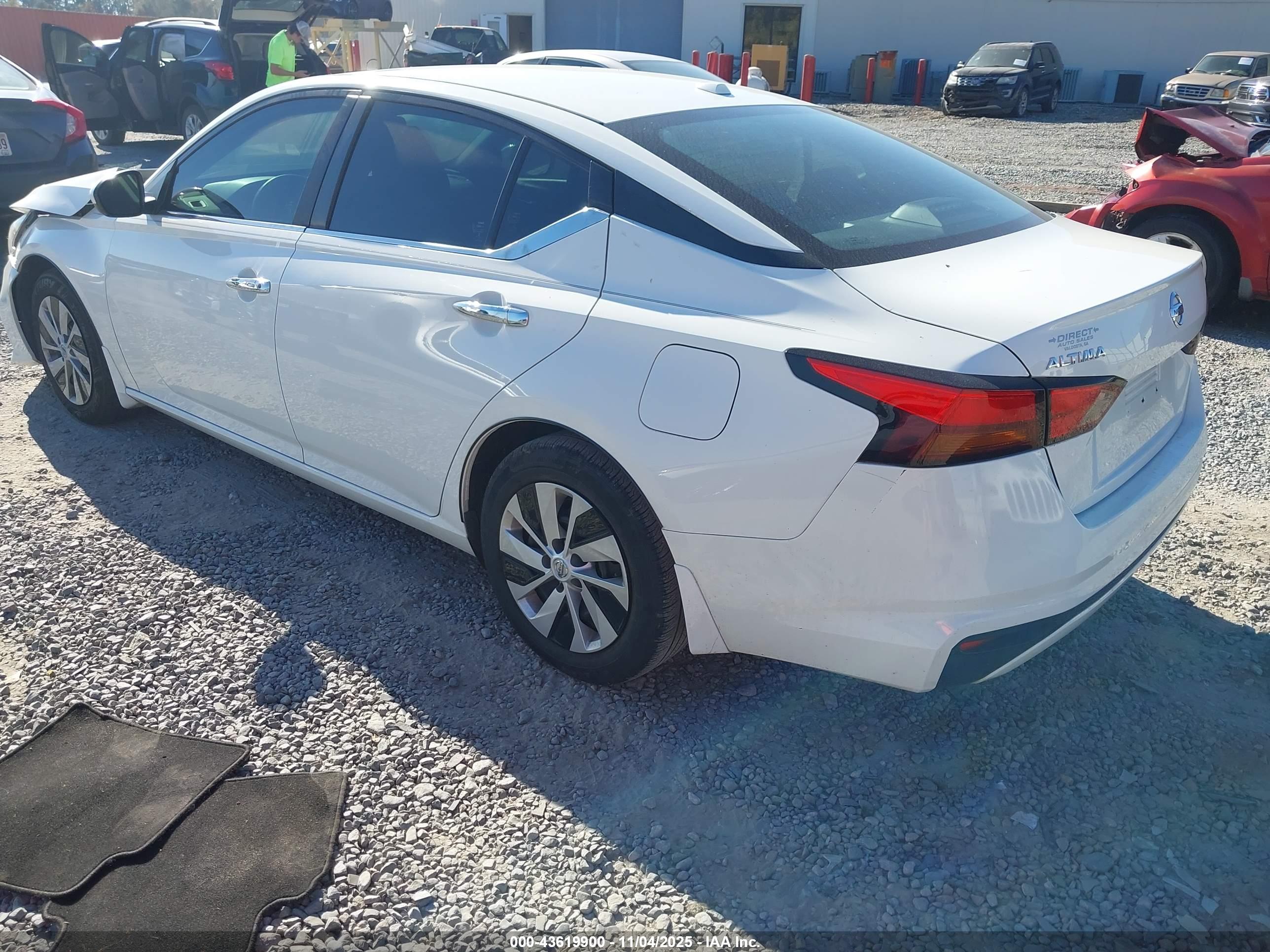 NISSAN ALTIMA image 3