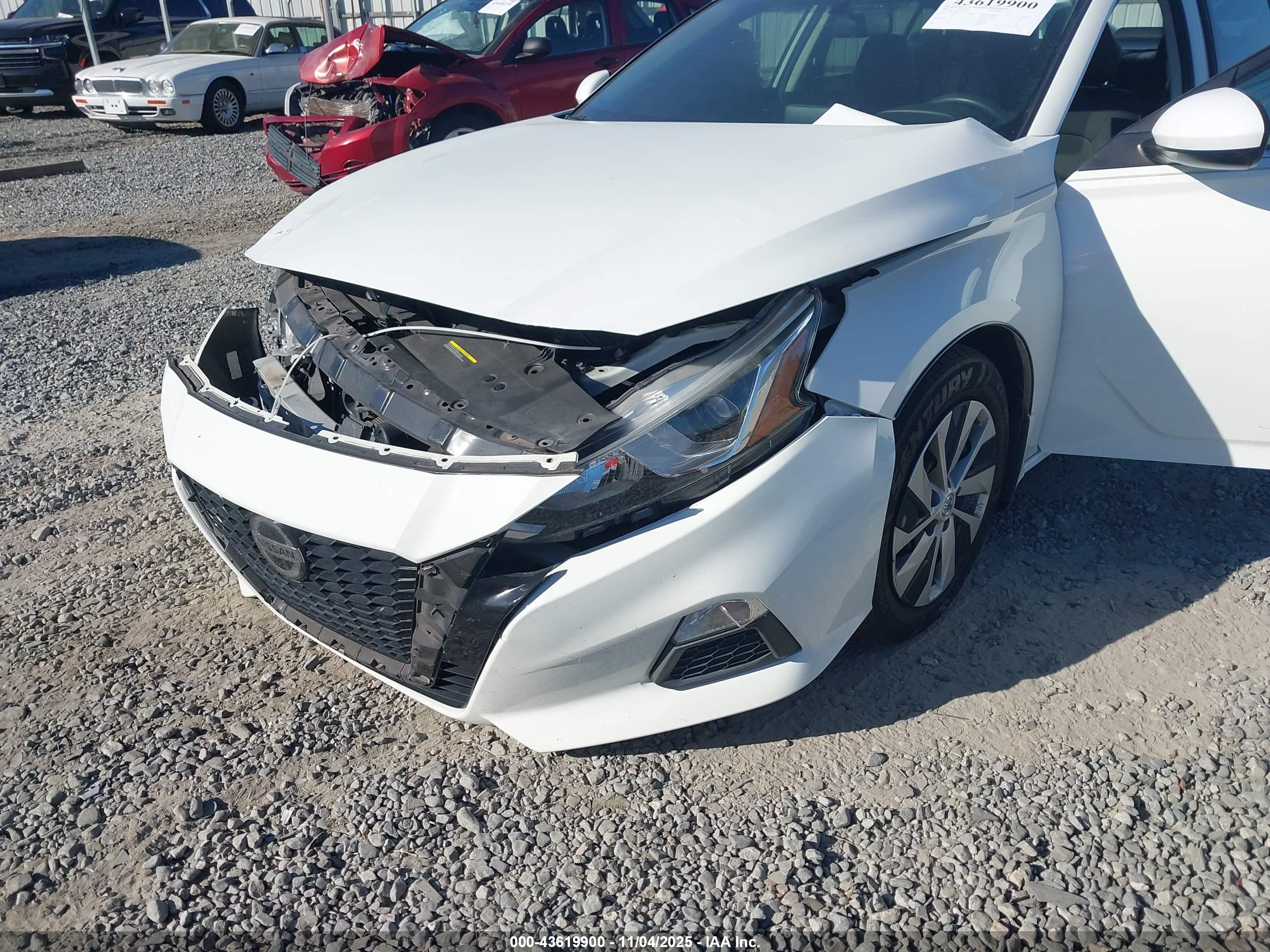 NISSAN ALTIMA image 6