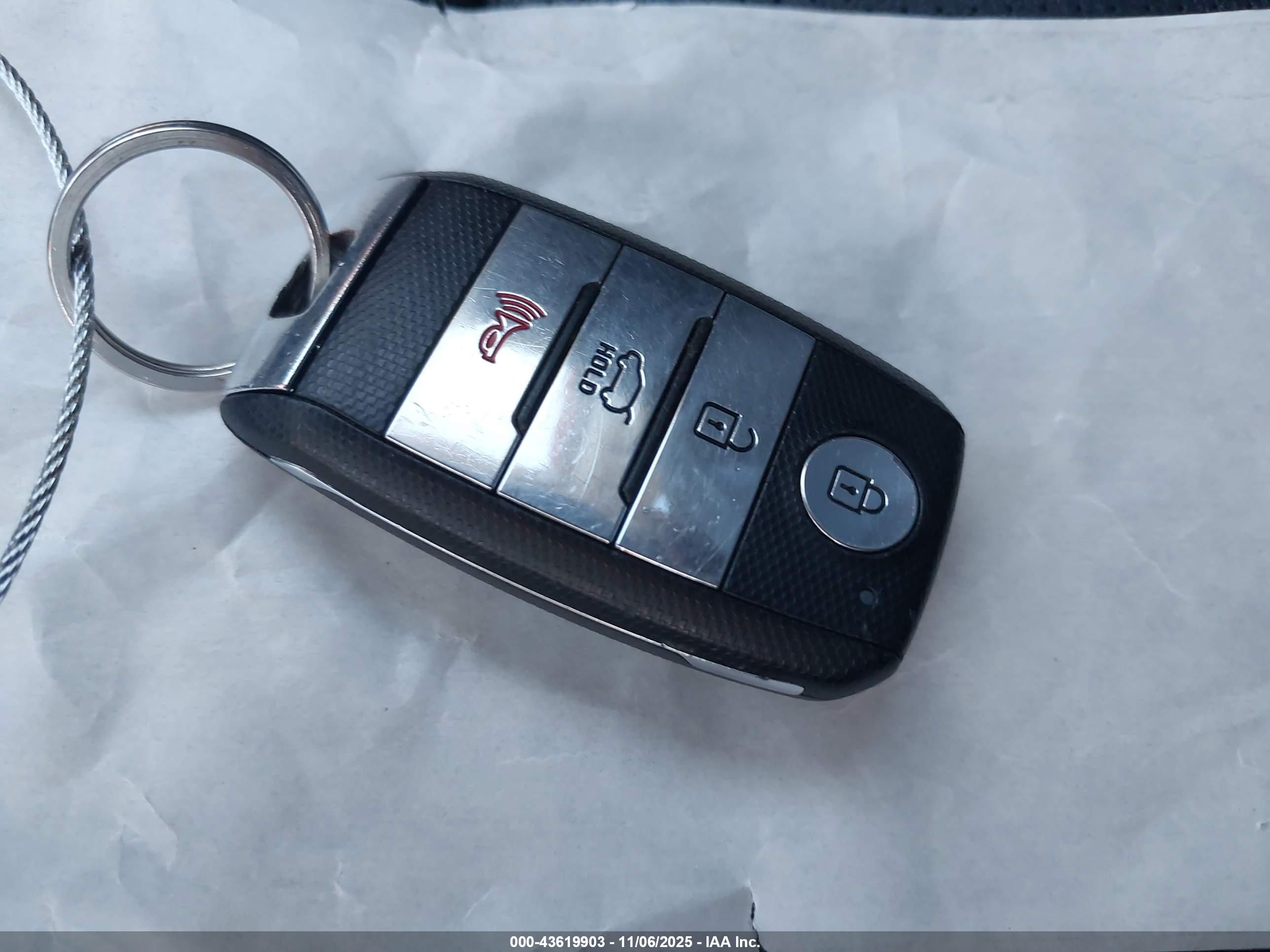 KIA SPORTAGE image 11