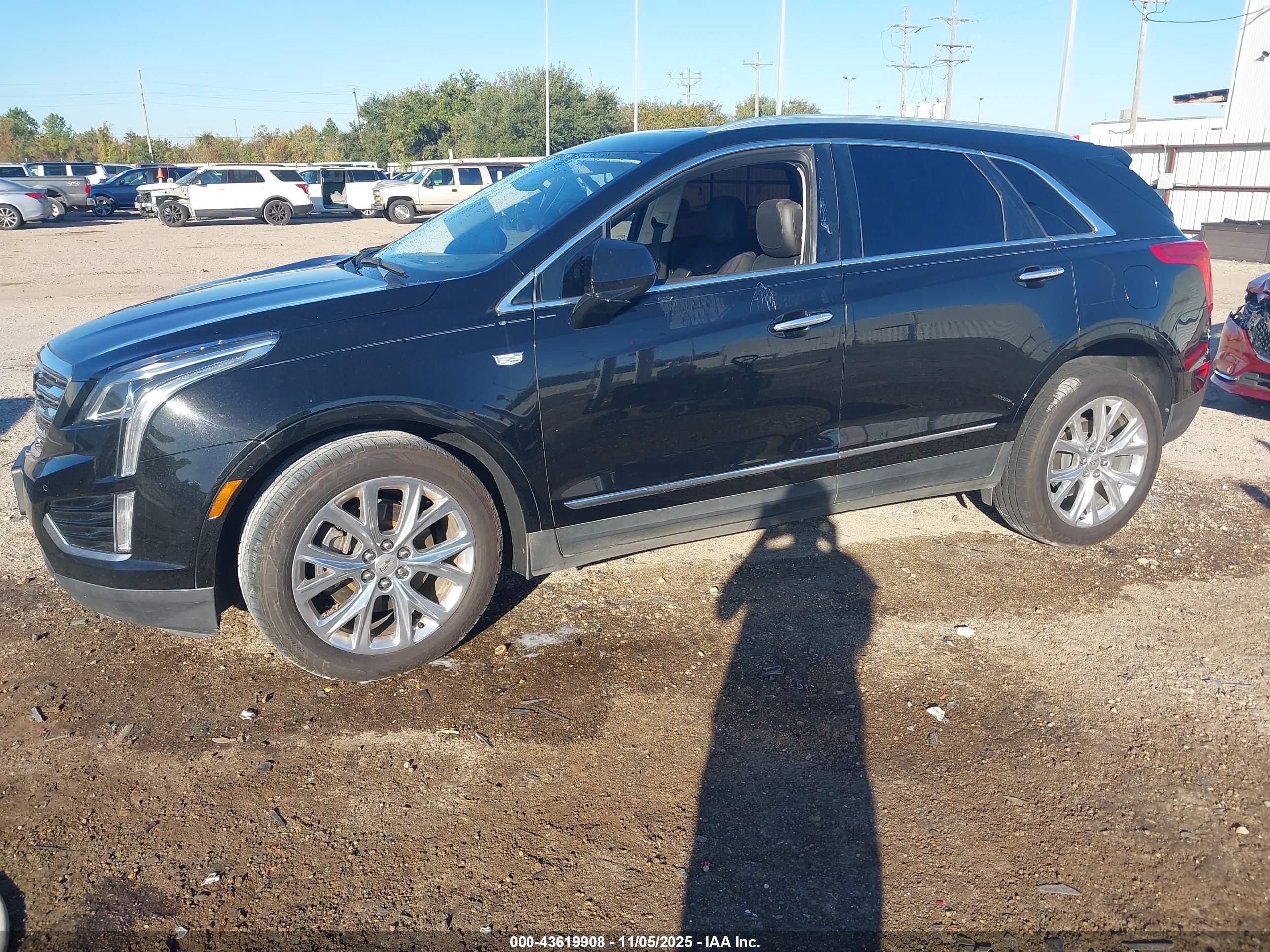 CADILLAC XT5 image 2