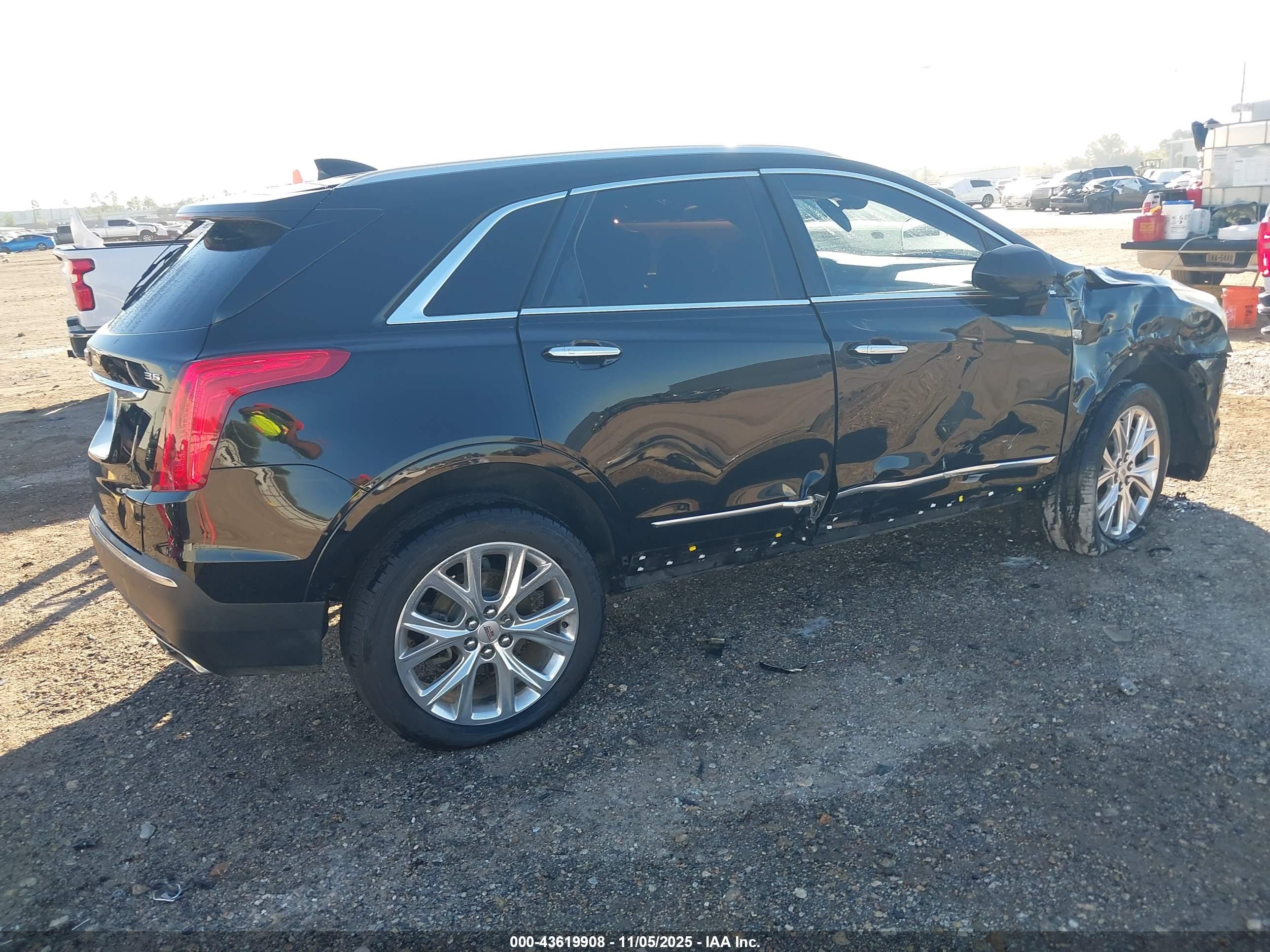 CADILLAC XT5 image 4