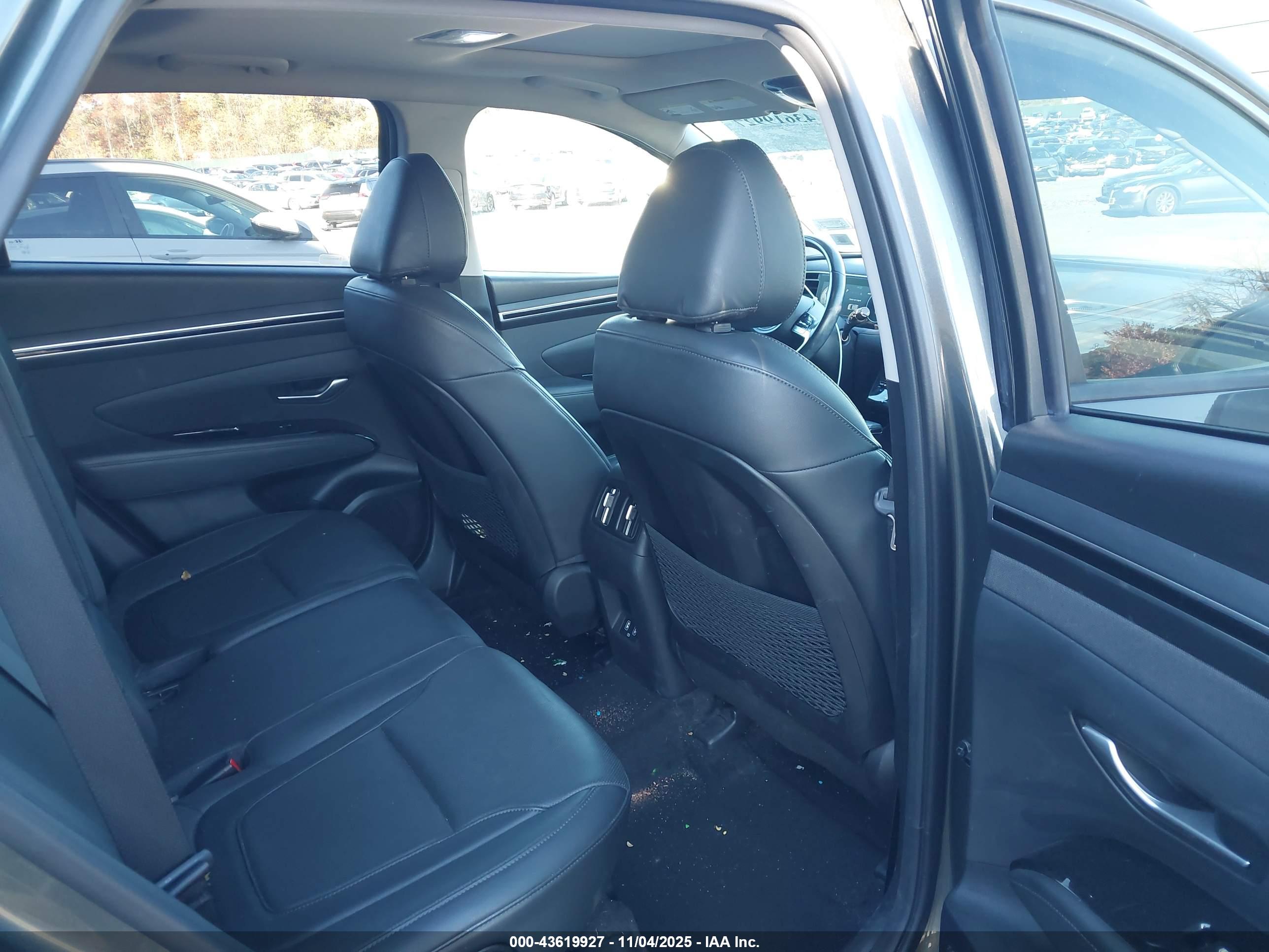 HYUNDAI TUCSON image 8