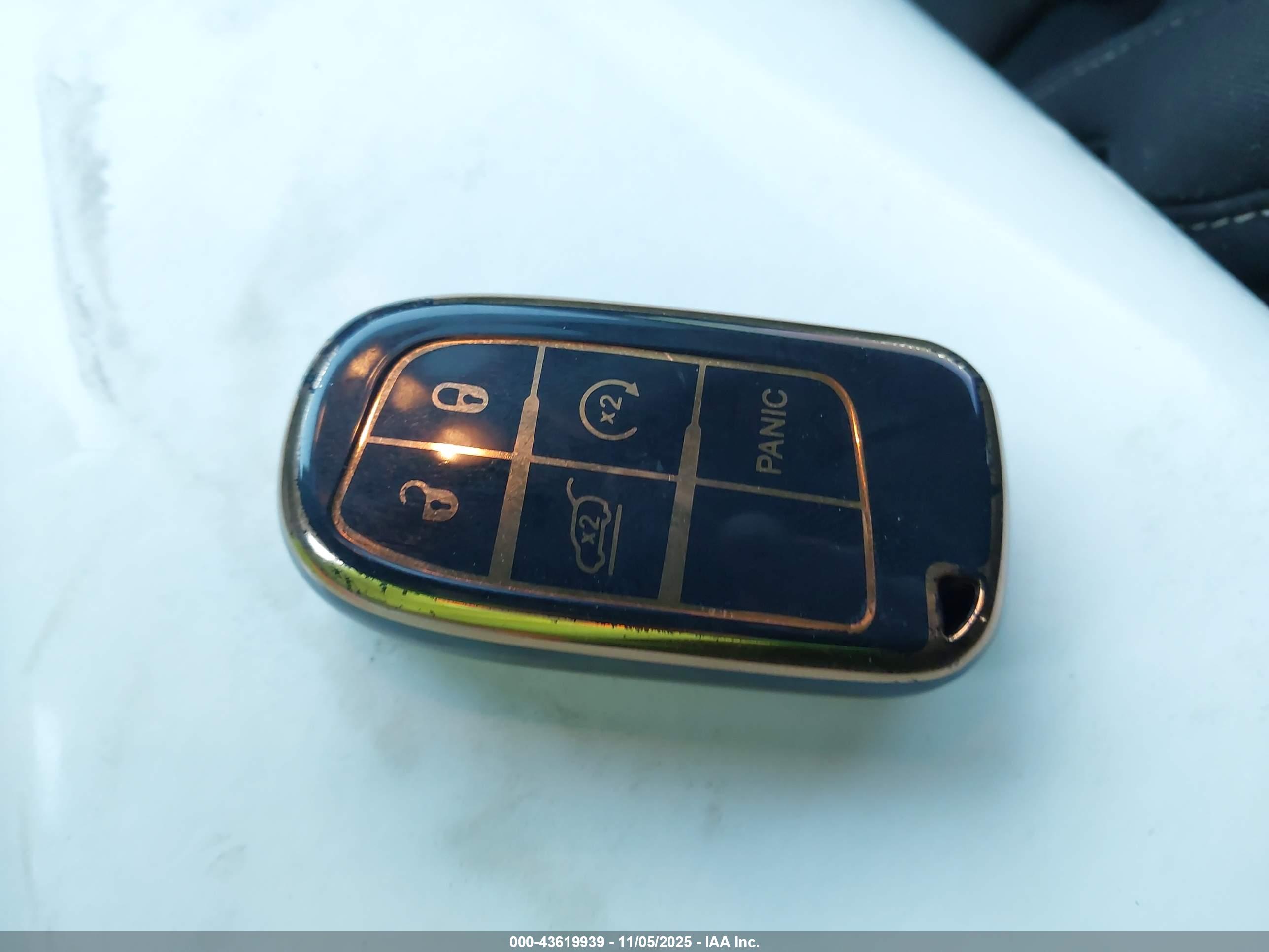 JEEP CHEROKEE image 11