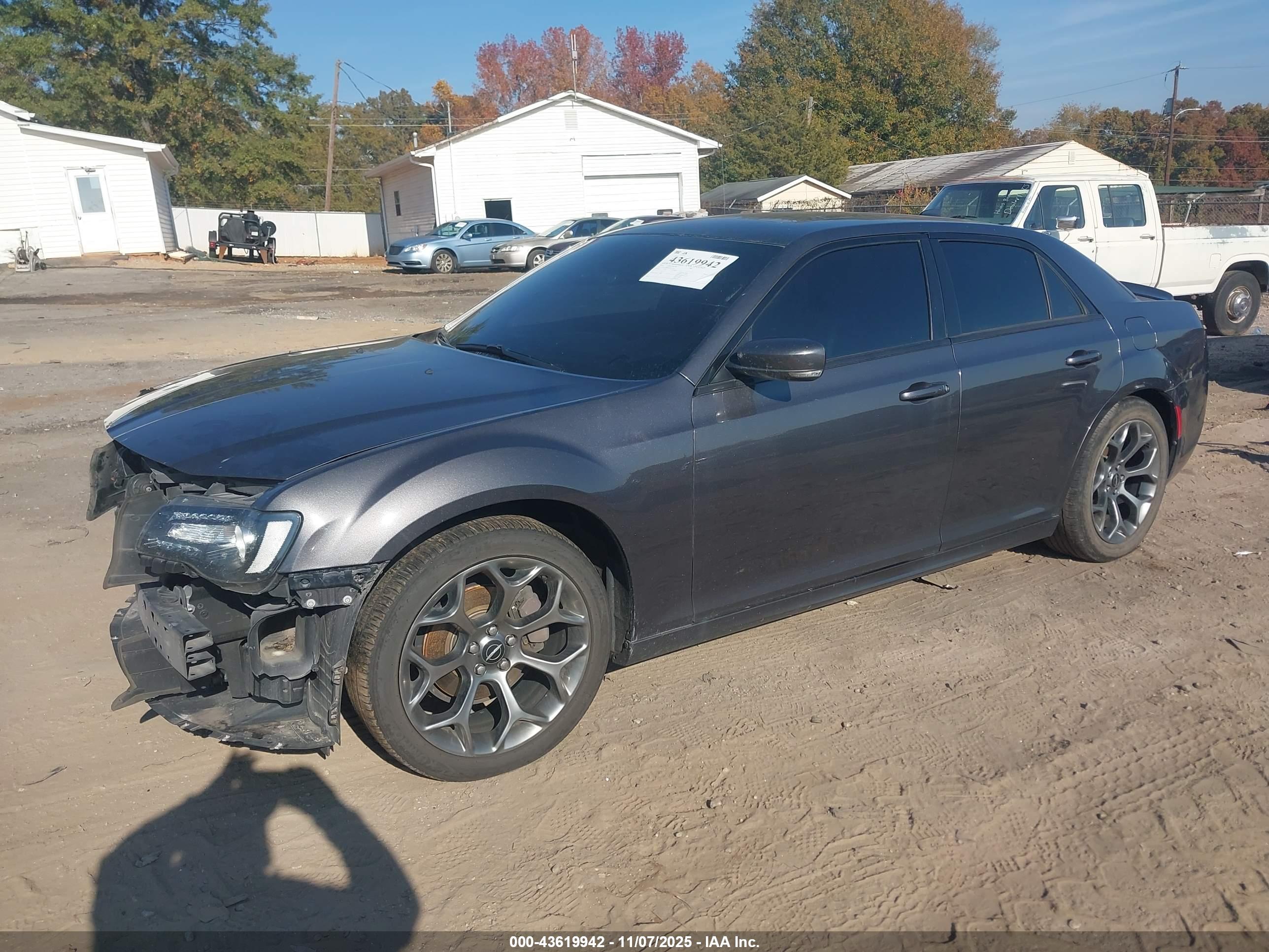 CHRYSLER 300 image 2