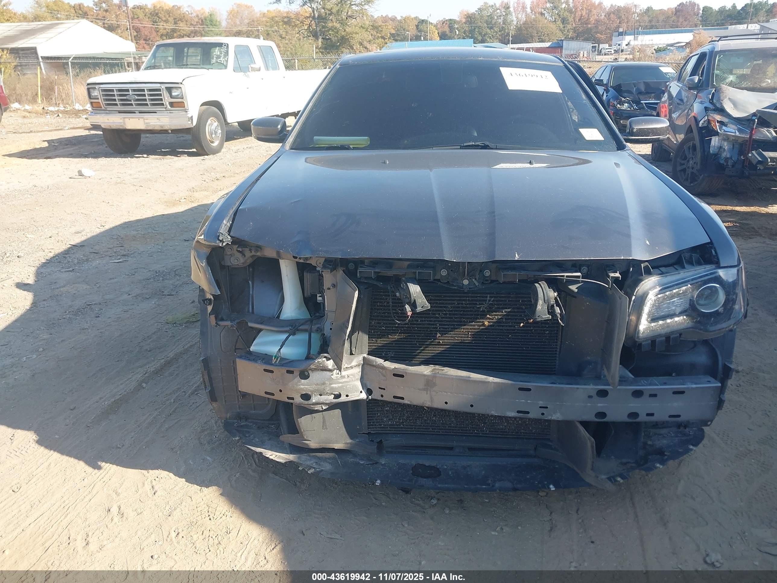 CHRYSLER 300 image 6