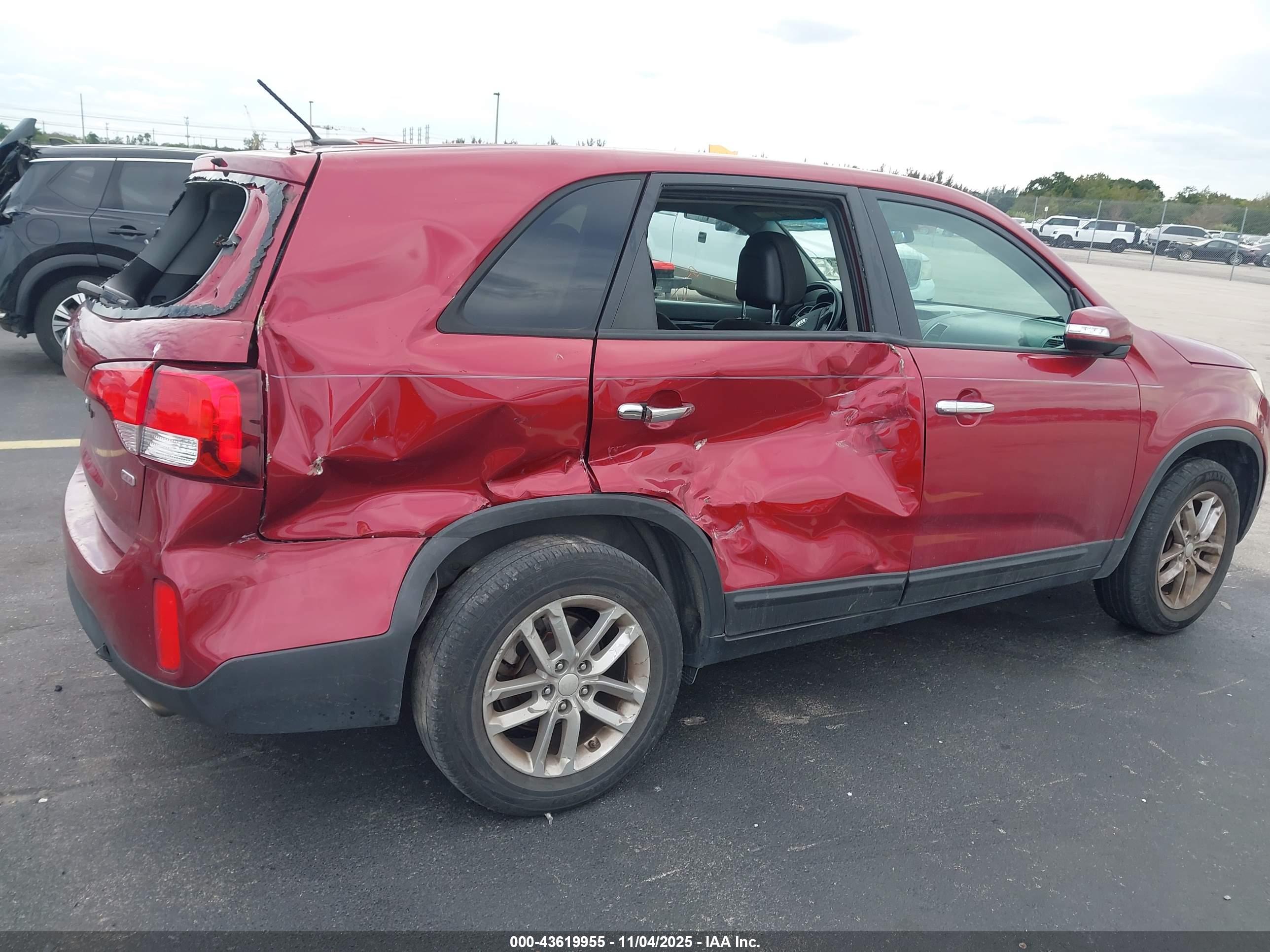 KIA SORENTO image 6