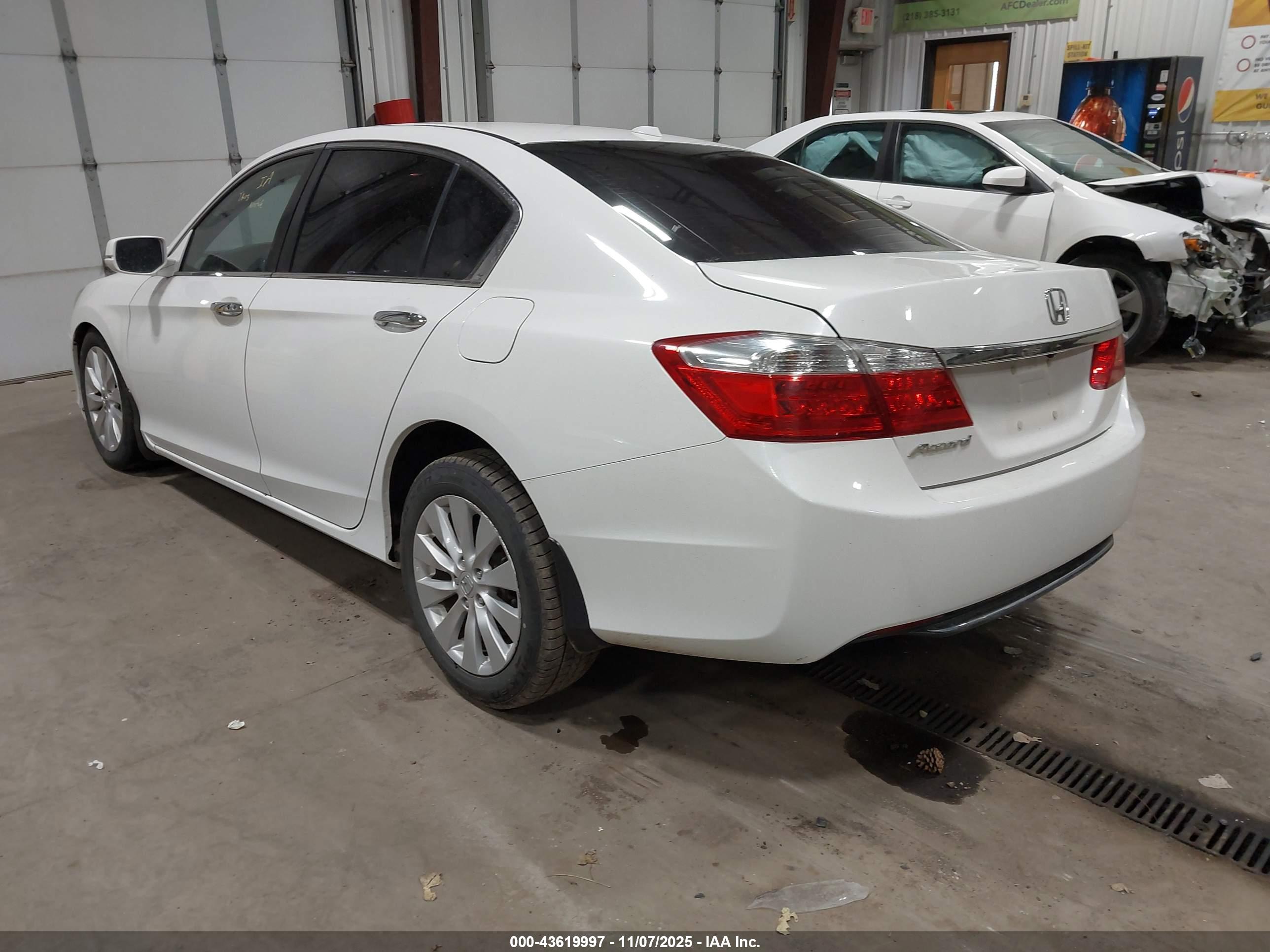 HONDA ACCORD image 3