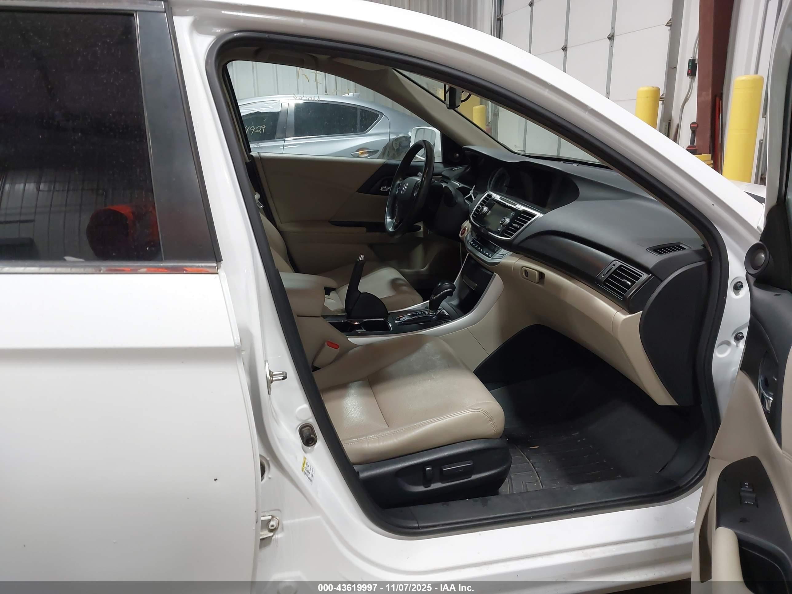 HONDA ACCORD image 5