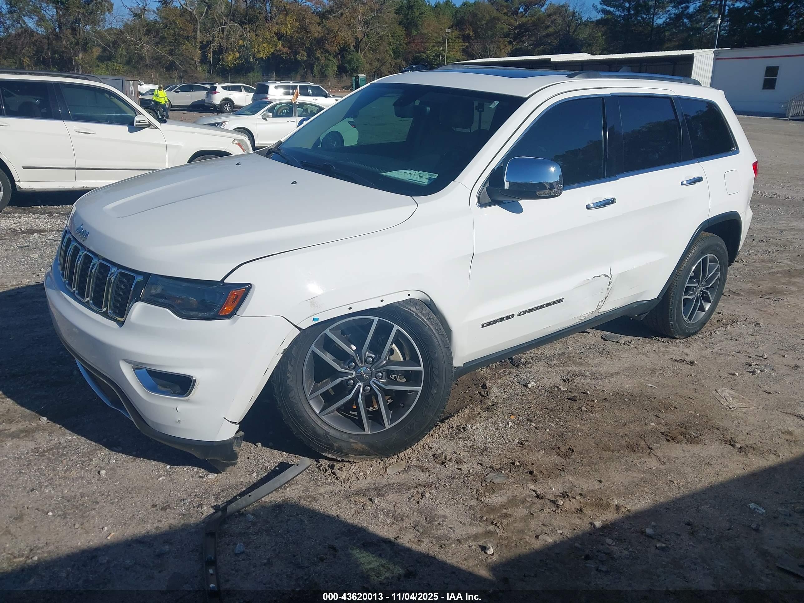 JEEP GRAND image 2