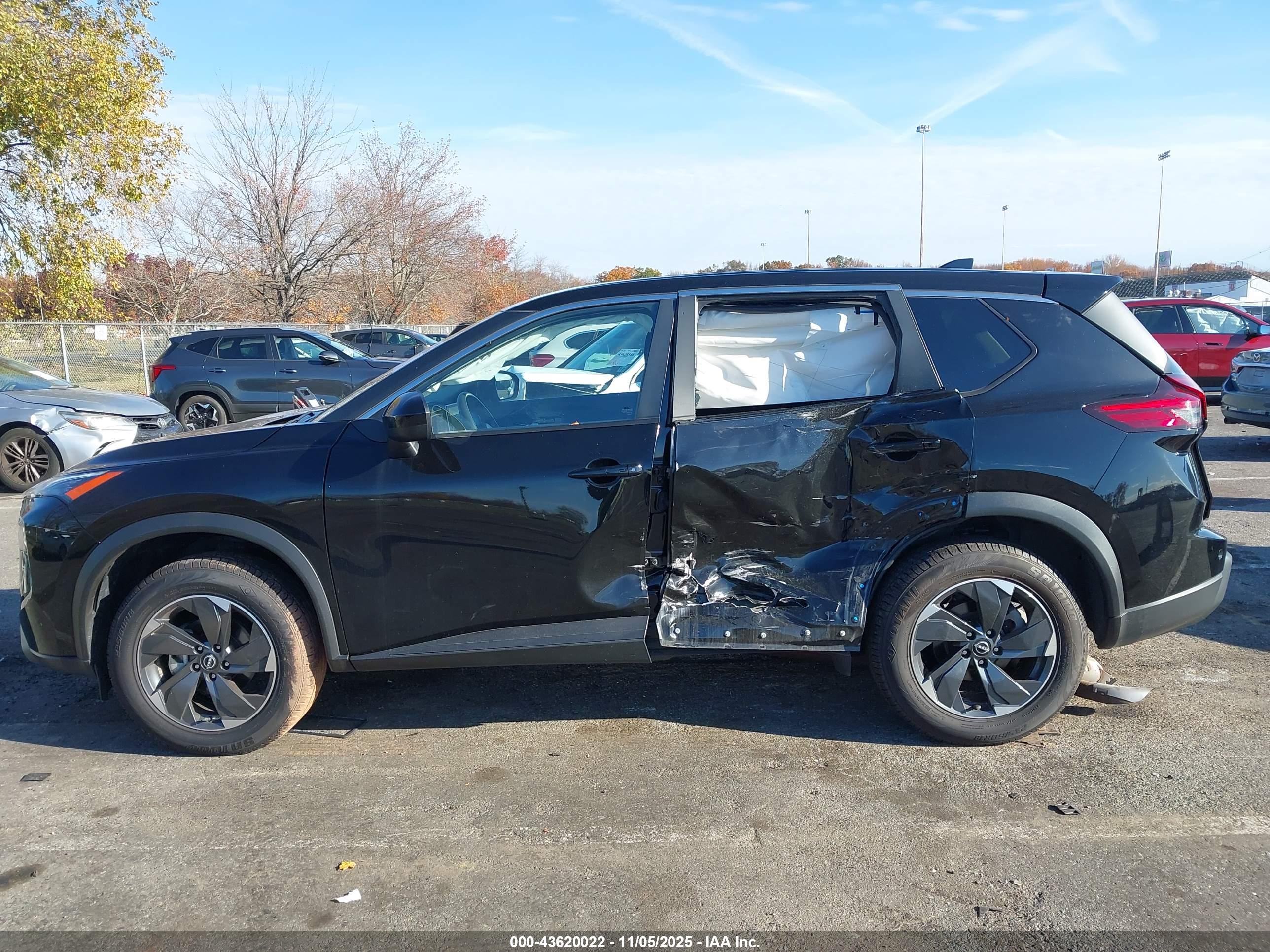 NISSAN ROGUE image 6