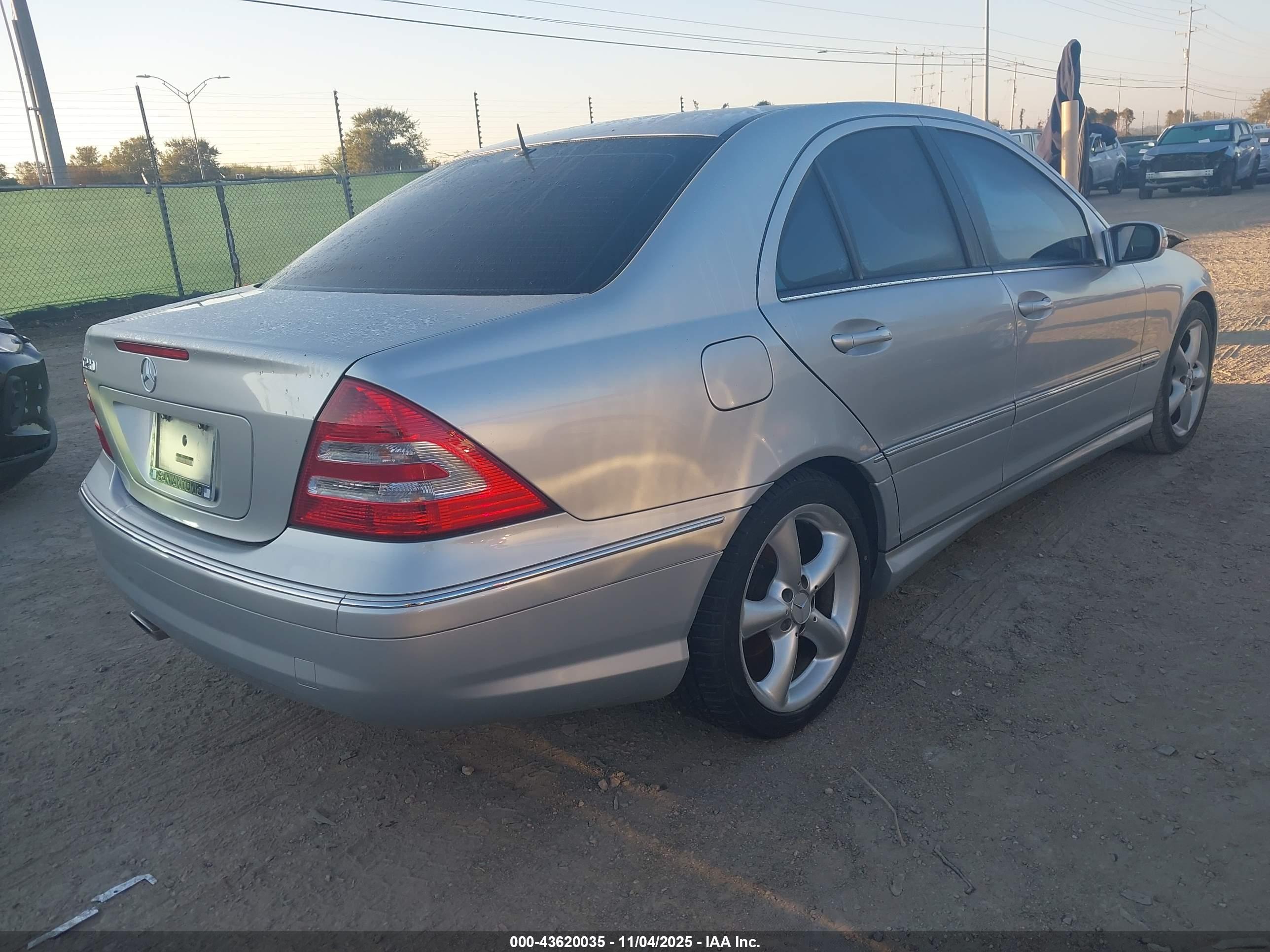 MERCEDES-BENZ C image 4