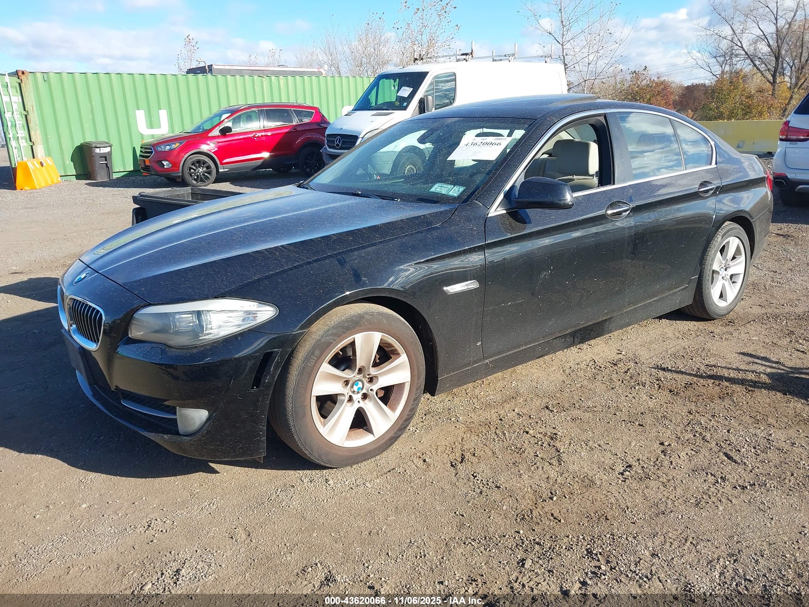 BMW 528I image 2