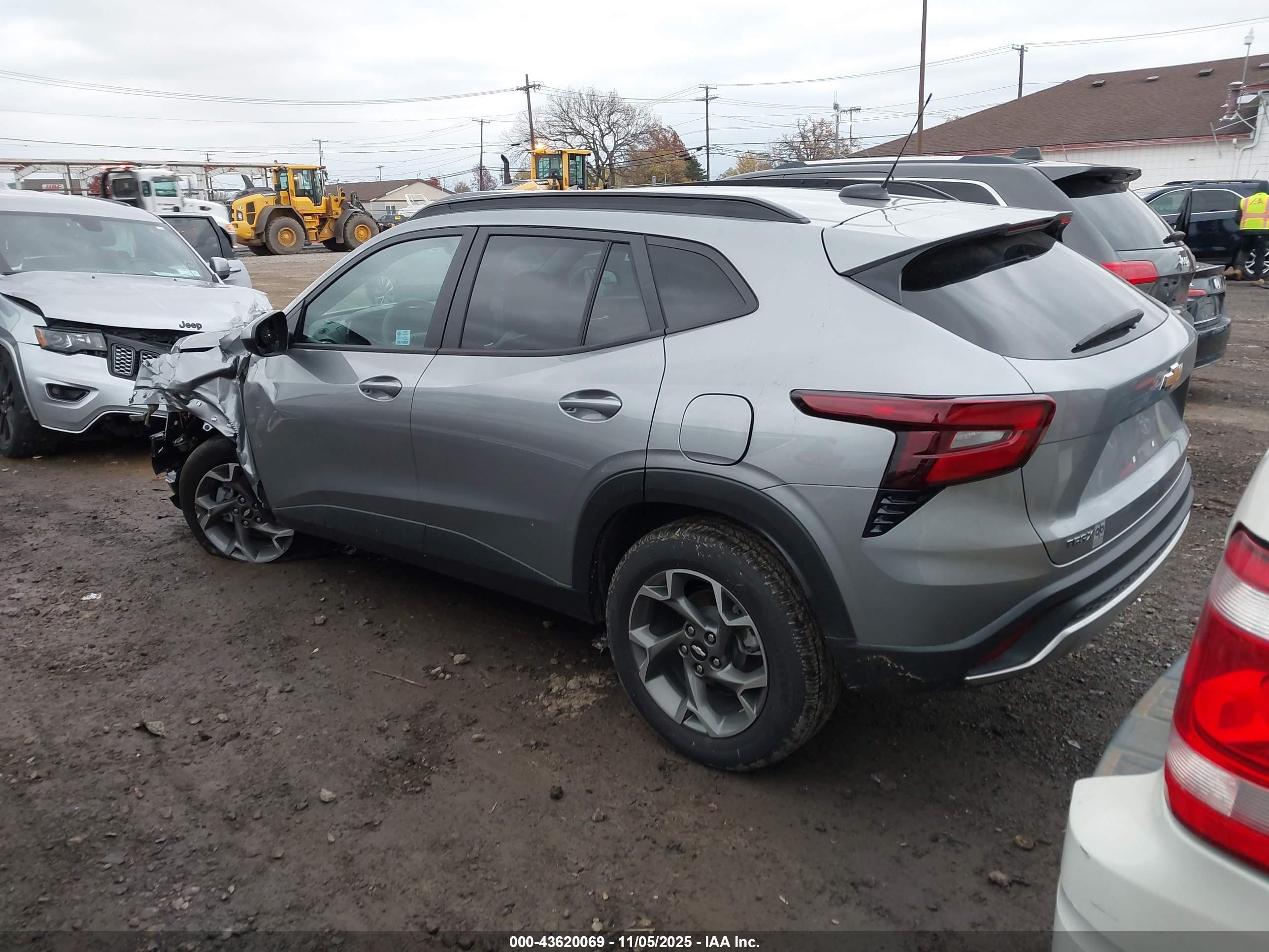 CHEVROLET TRAX image 3