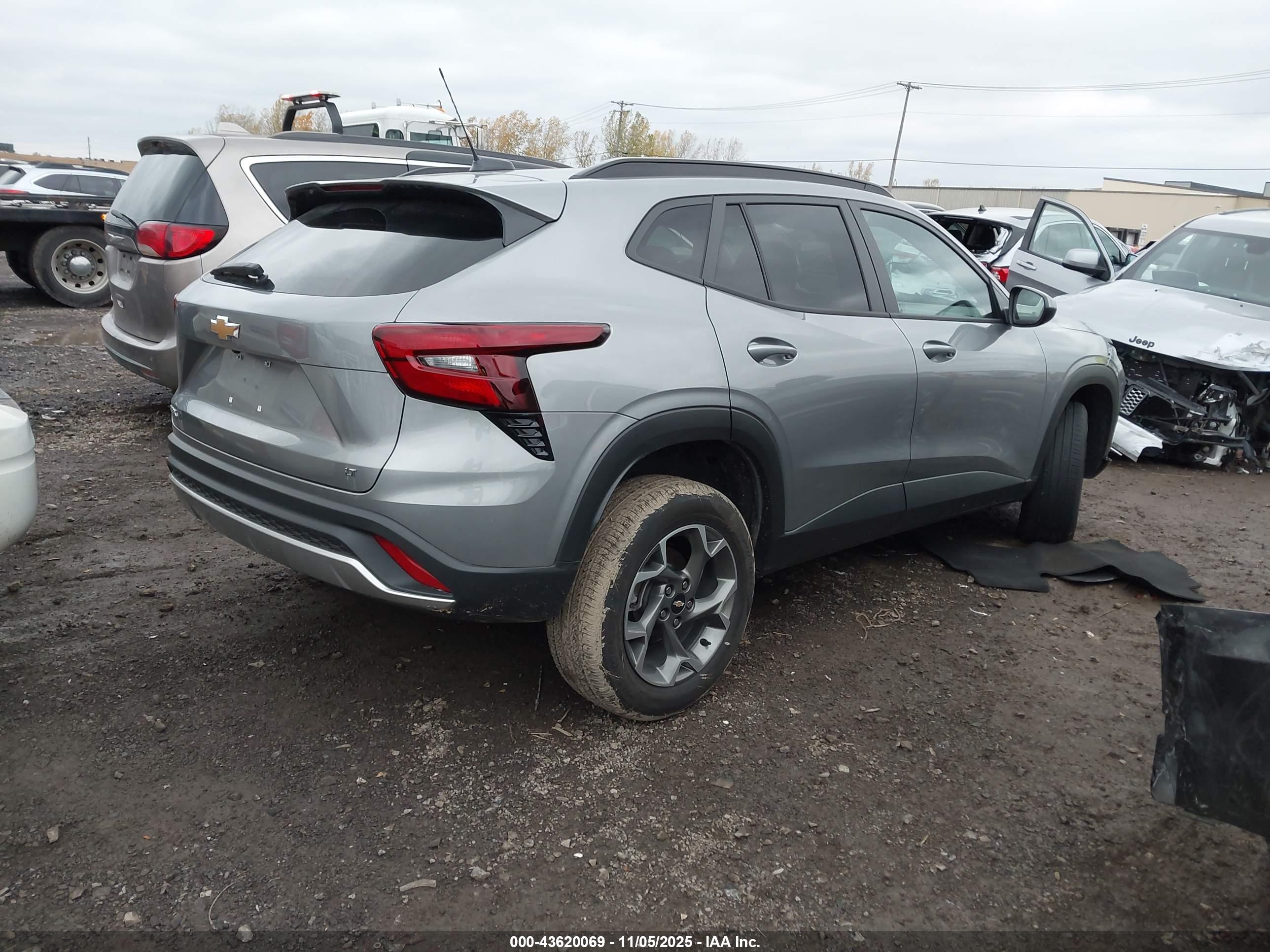 CHEVROLET TRAX image 4