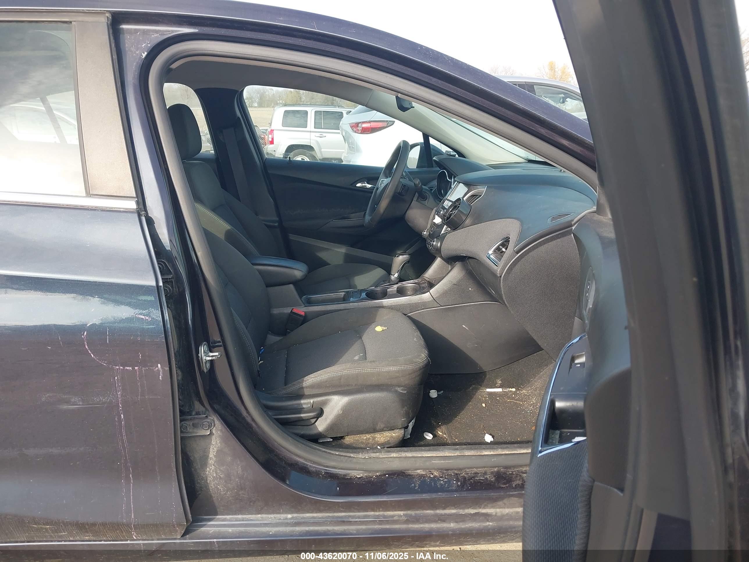 CHEVROLET CRUZE image 5