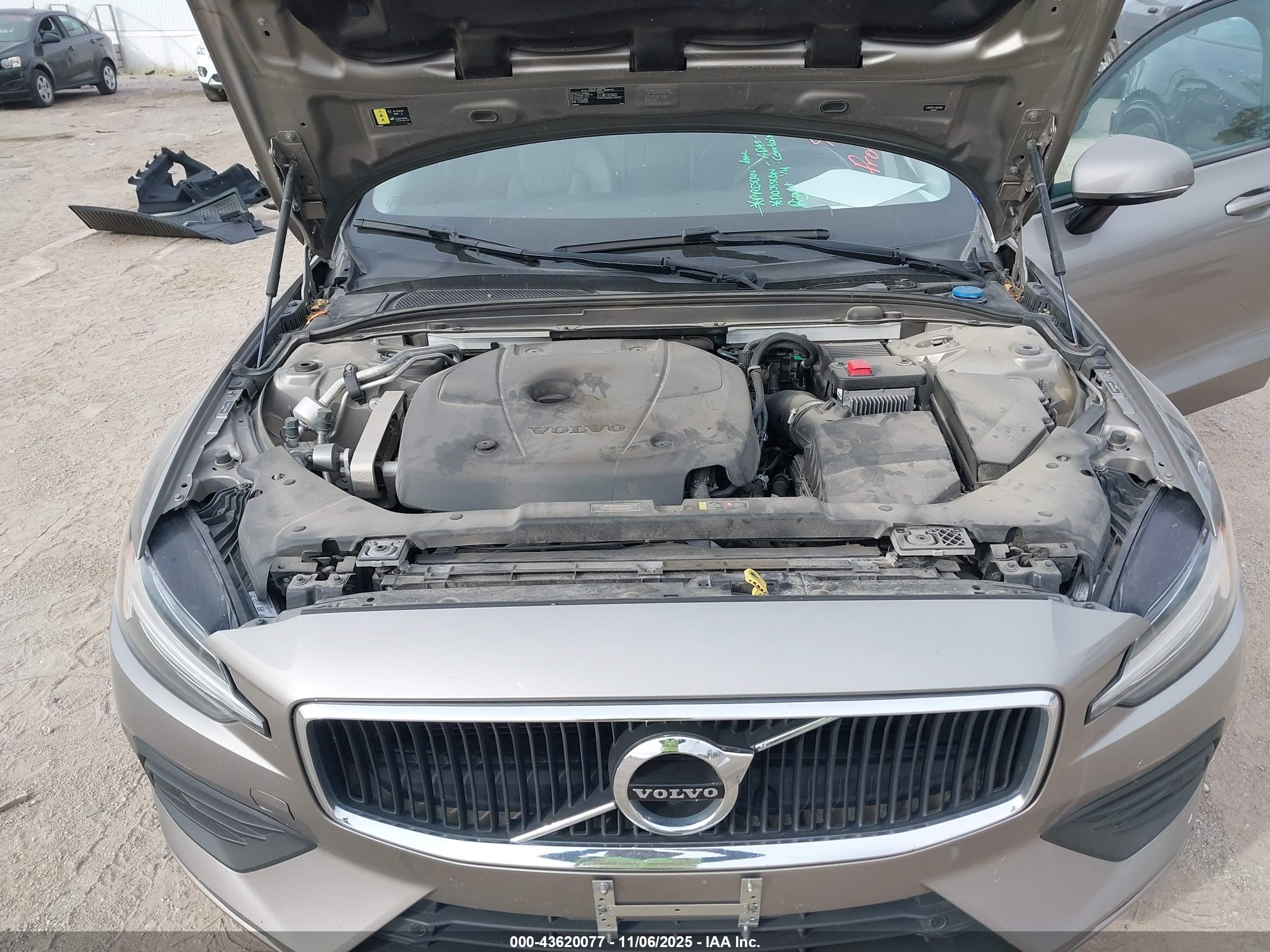 VOLVO S60 image 10