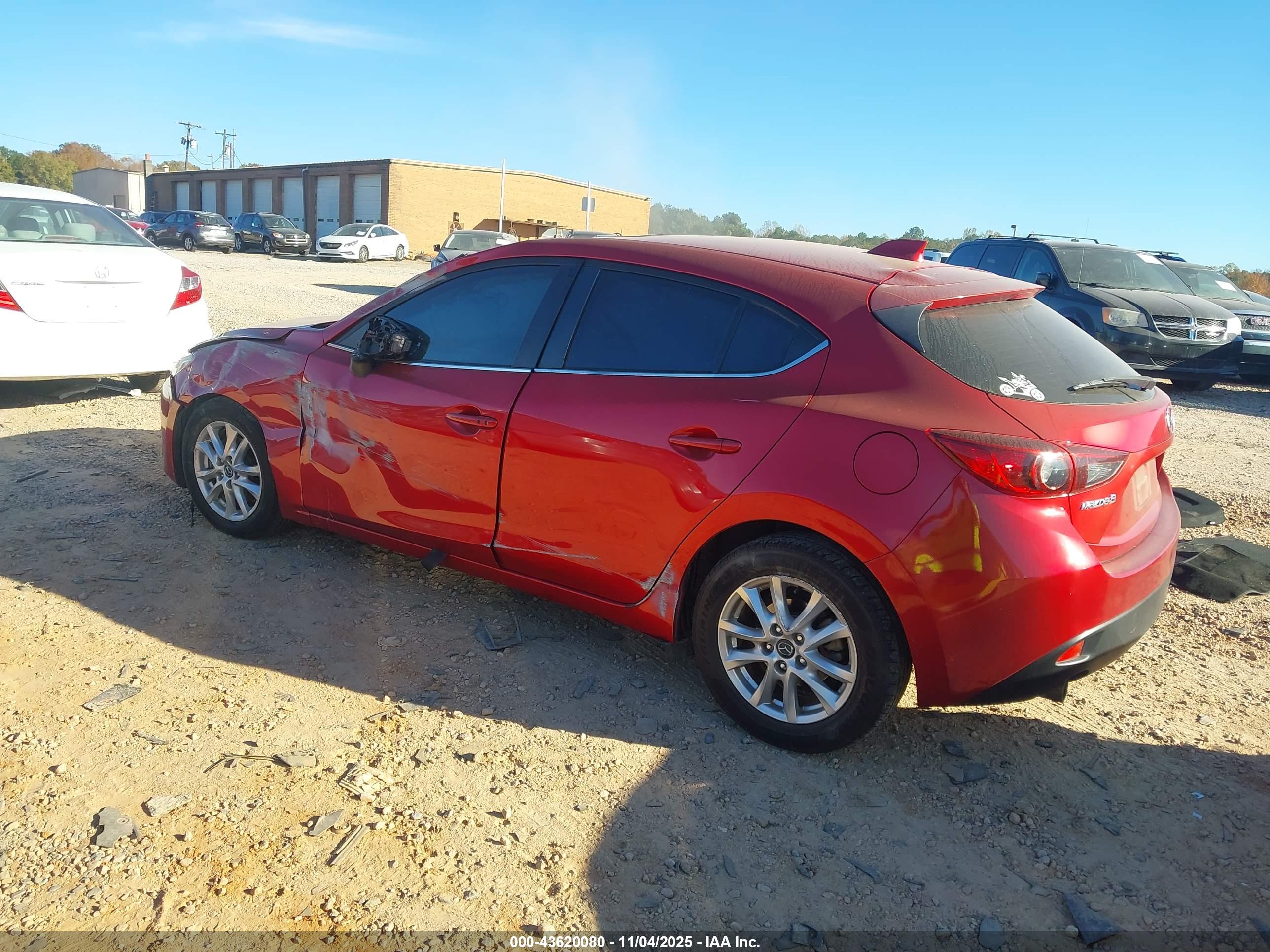 MAZDA MAZDA3 image 3