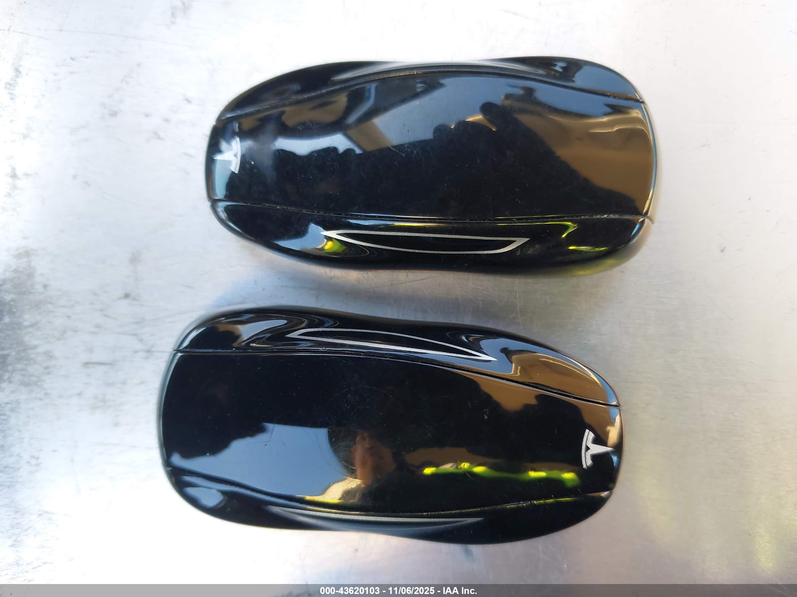 TESLA MODEL image 11