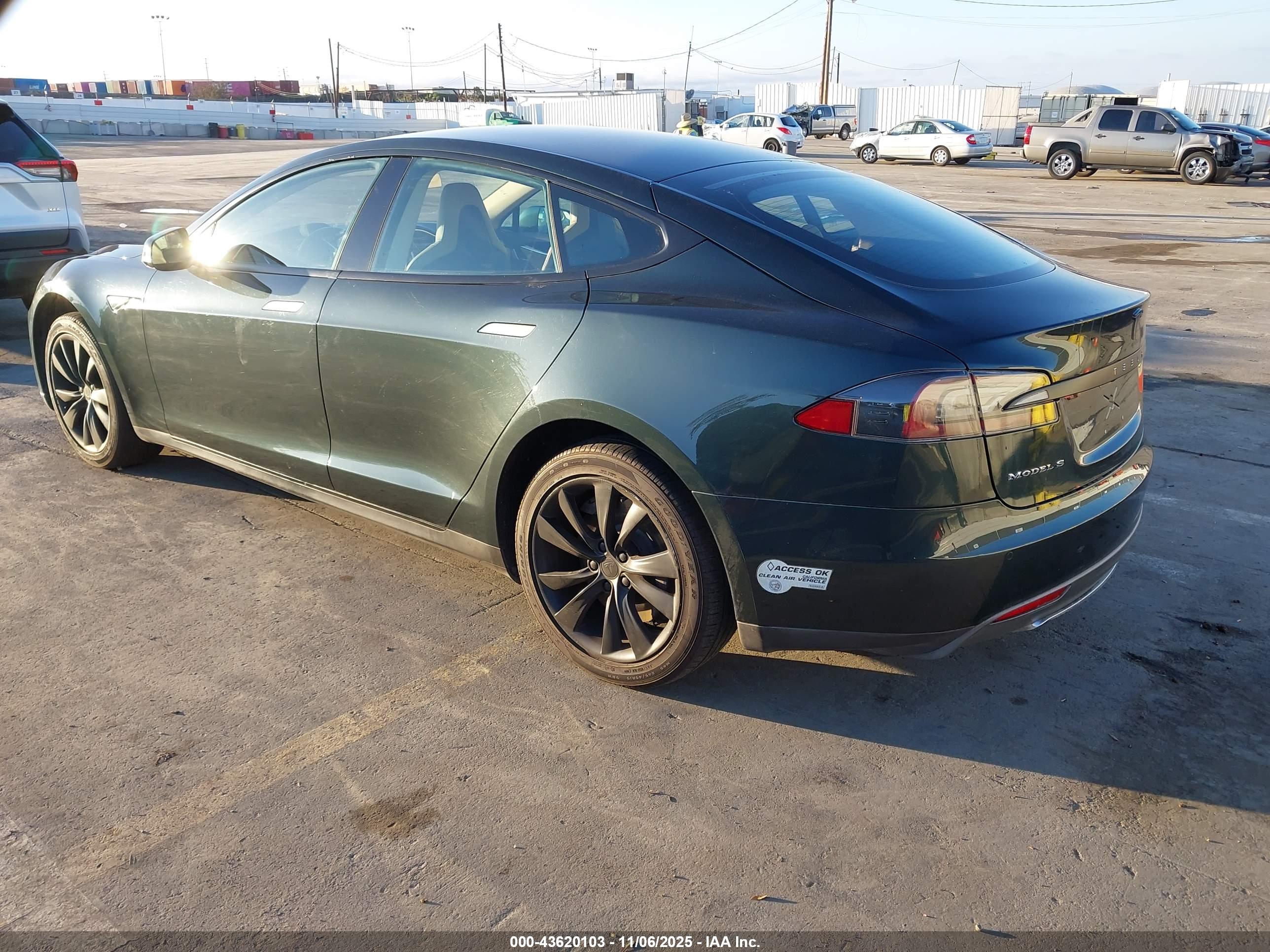 TESLA MODEL image 3