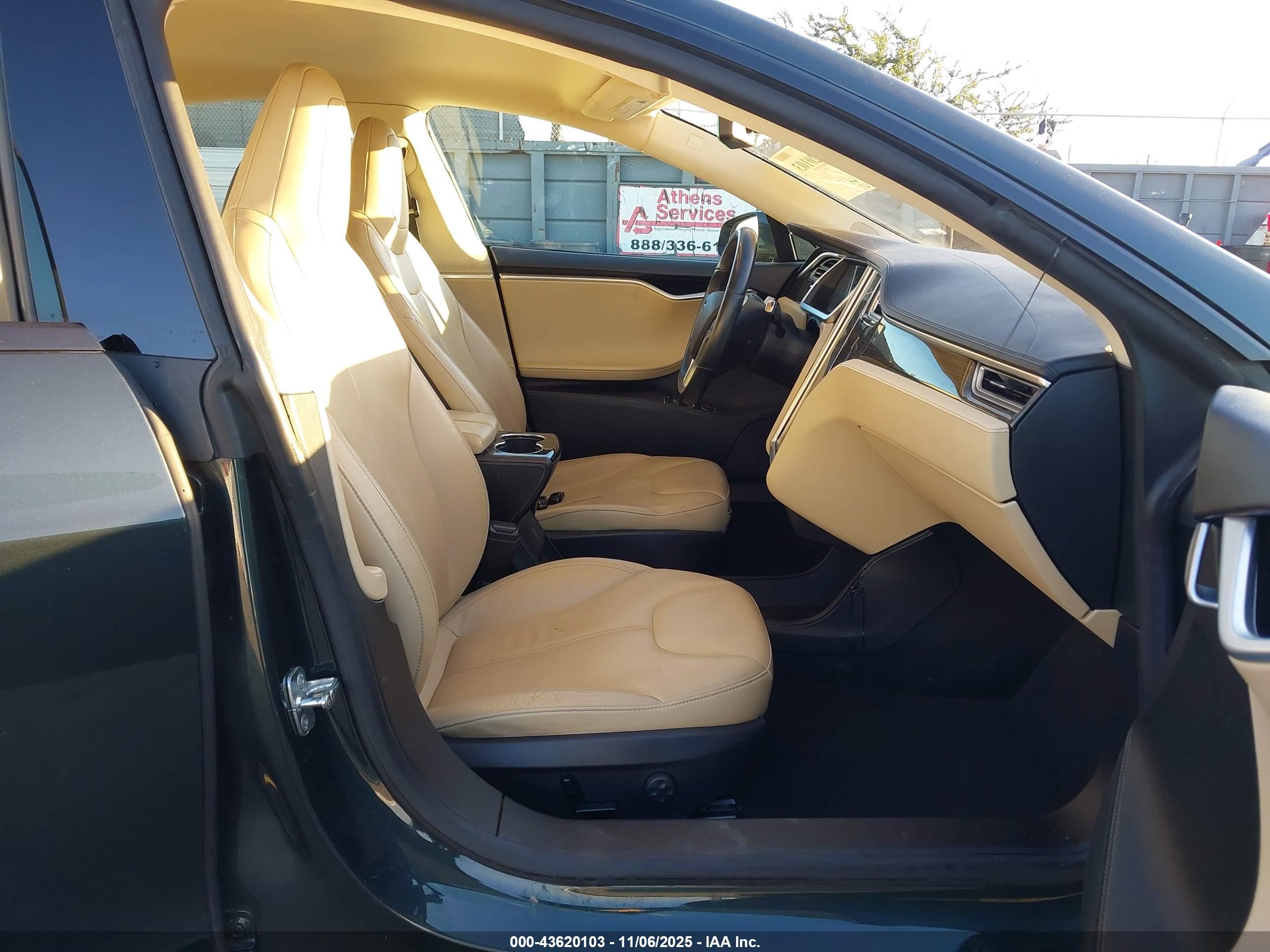TESLA MODEL image 5