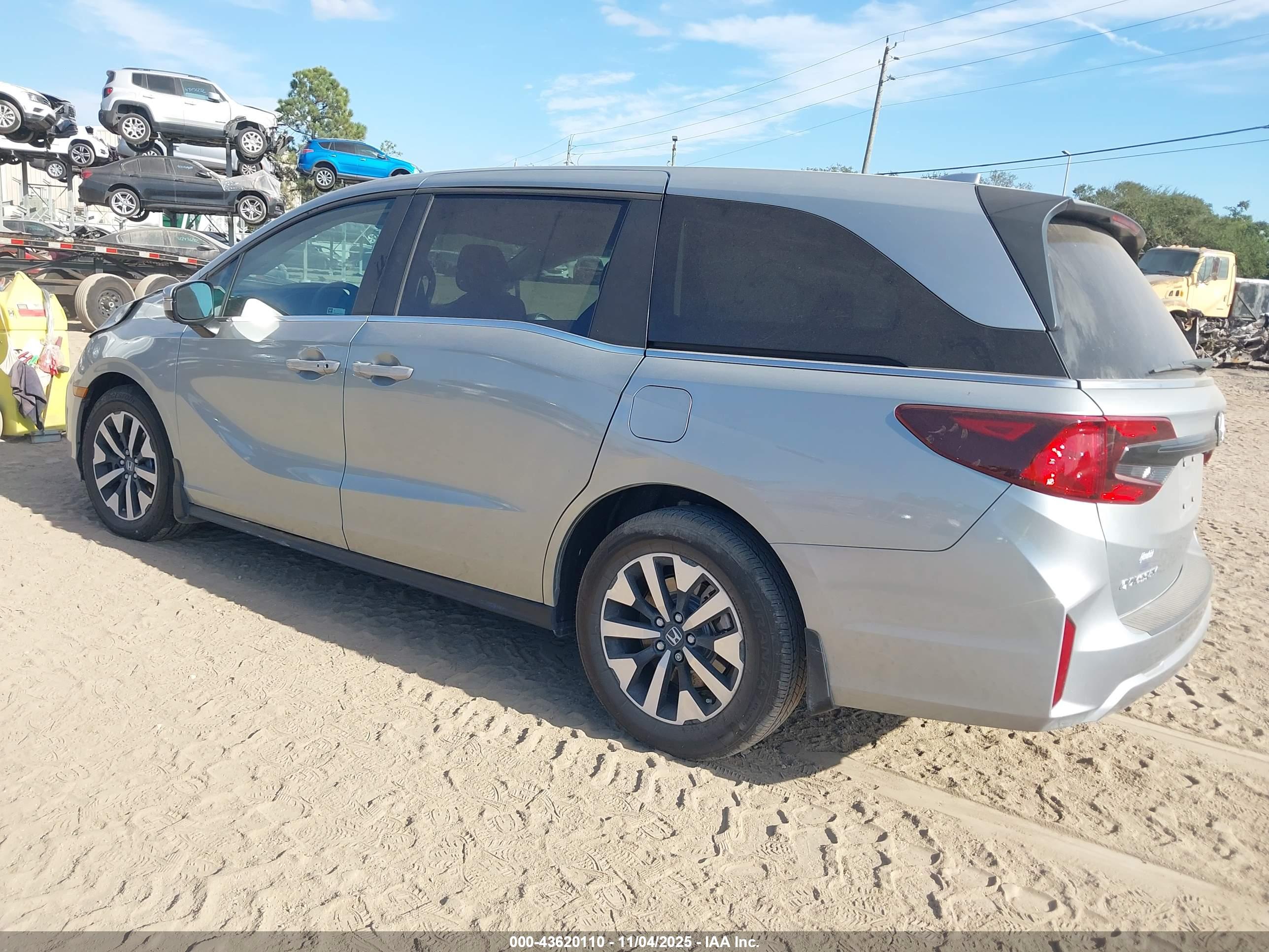 HONDA ODYSSEY image 3