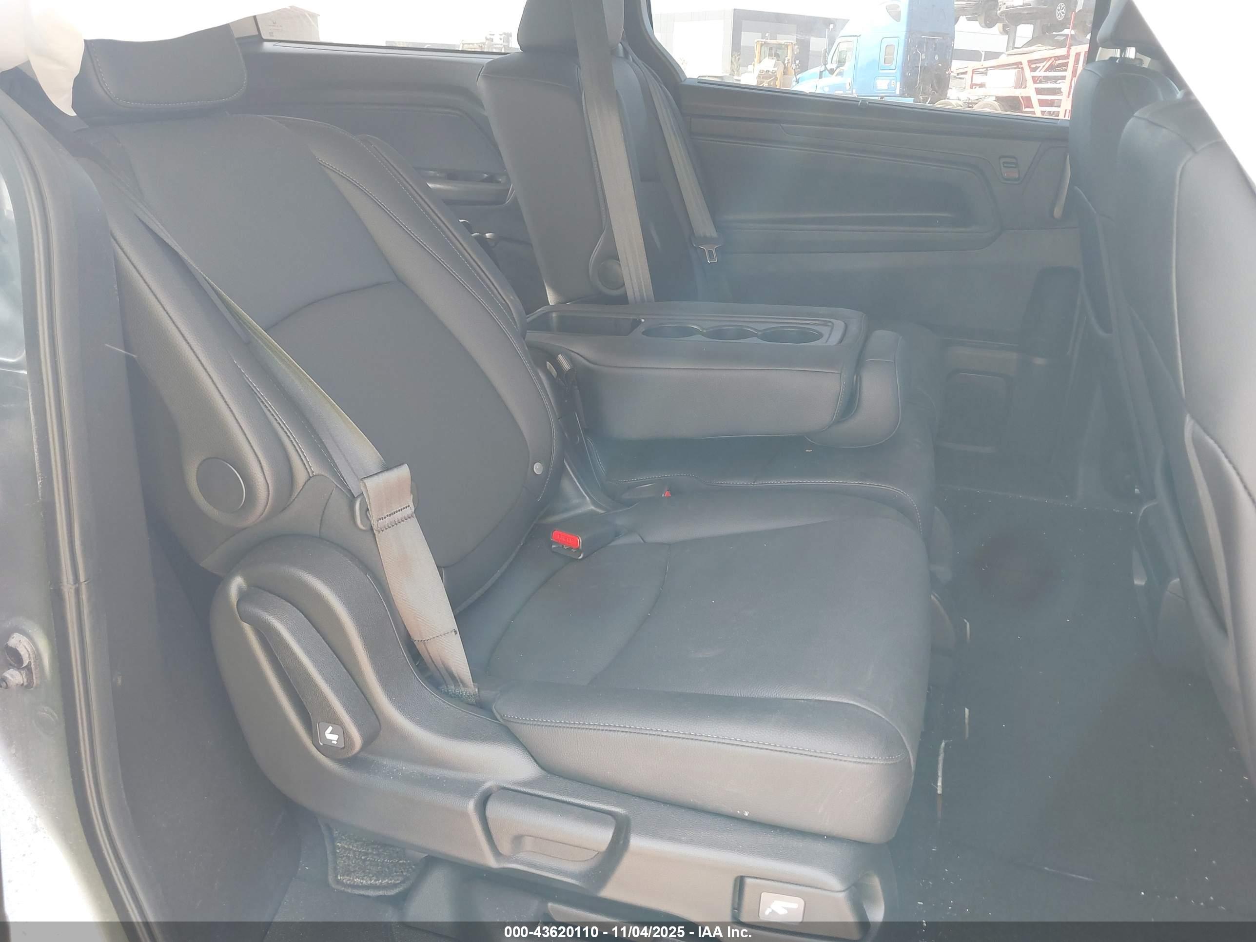 HONDA ODYSSEY image 8