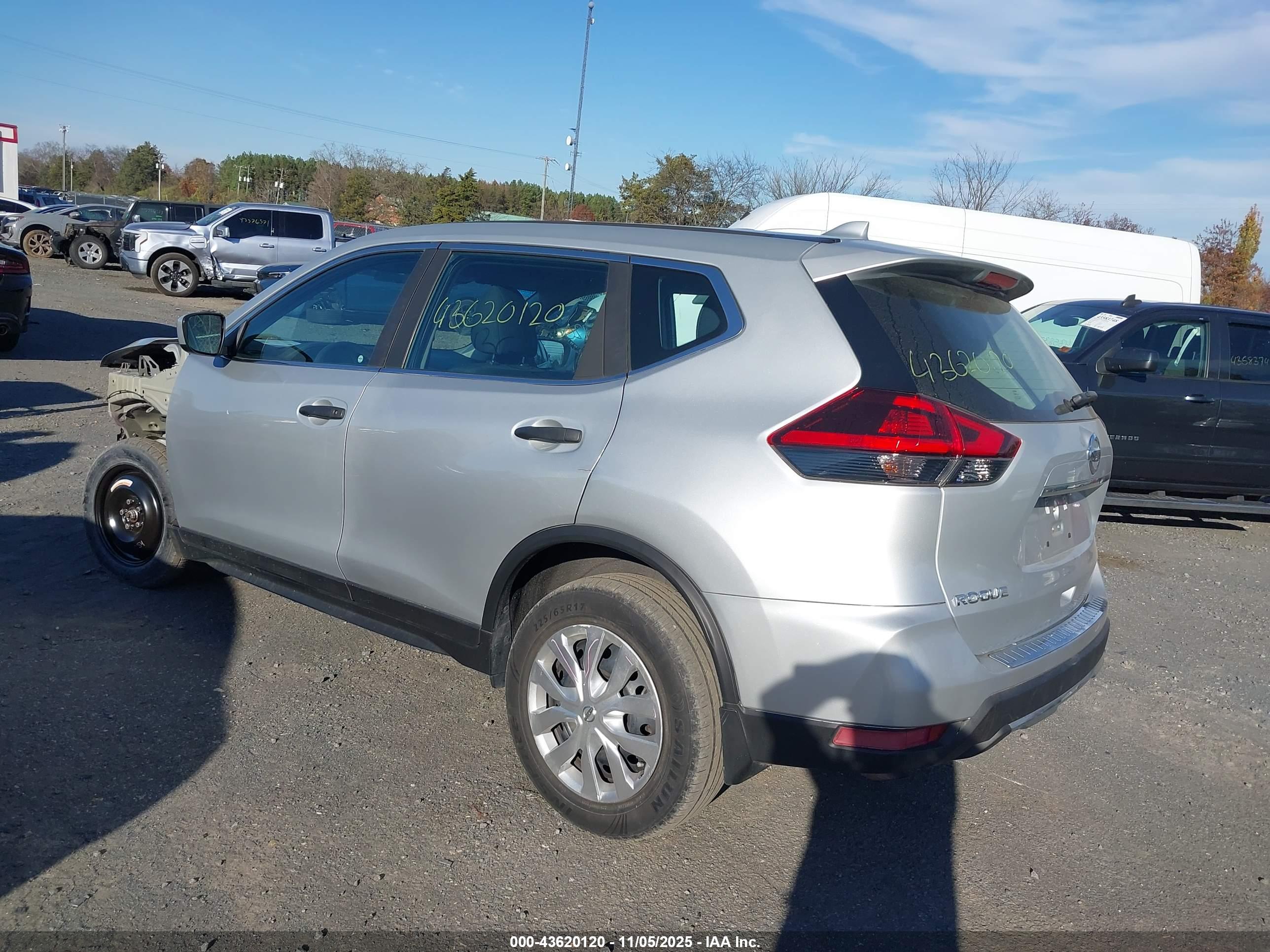 NISSAN ROGUE image 3