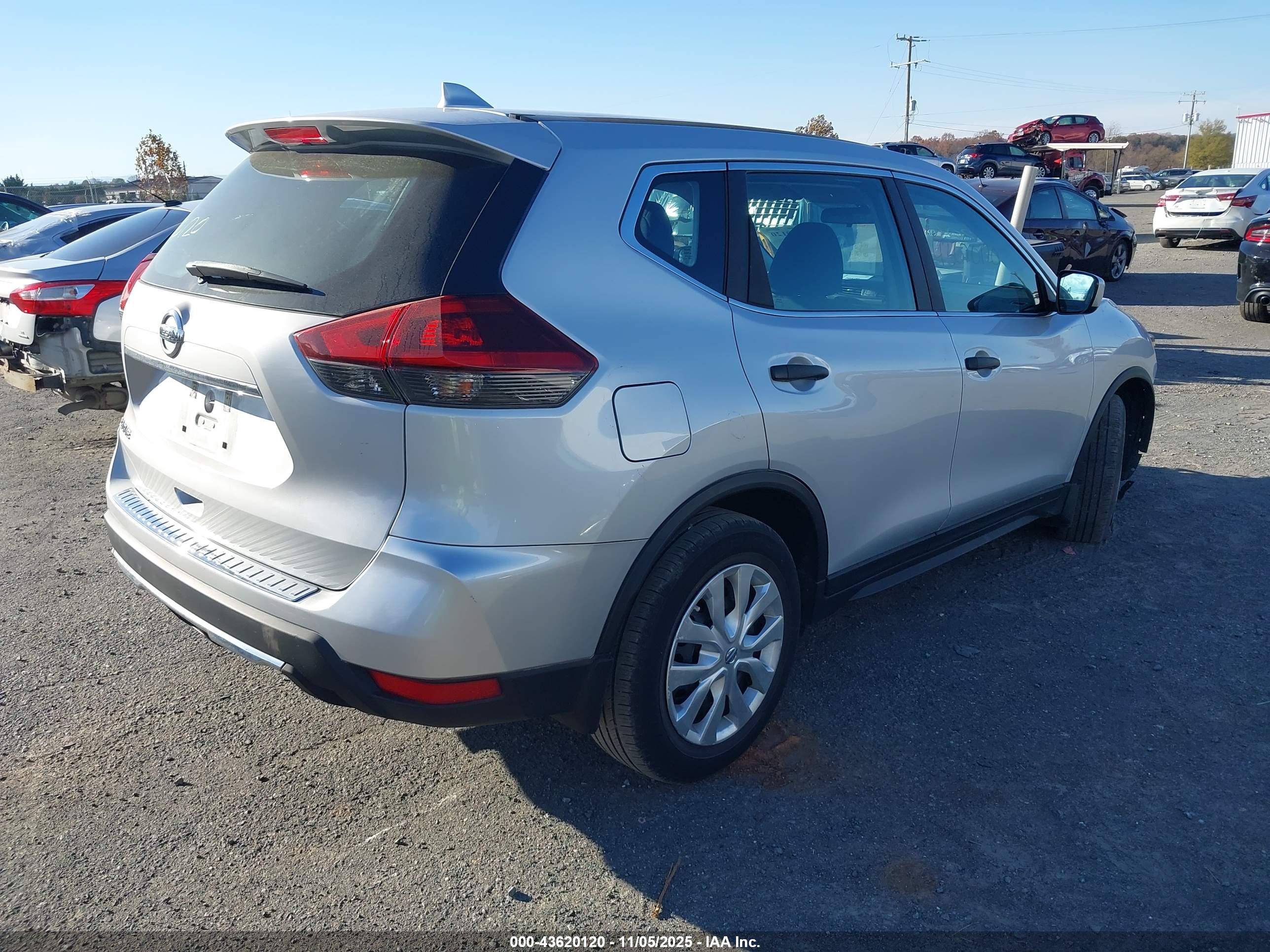 NISSAN ROGUE image 4