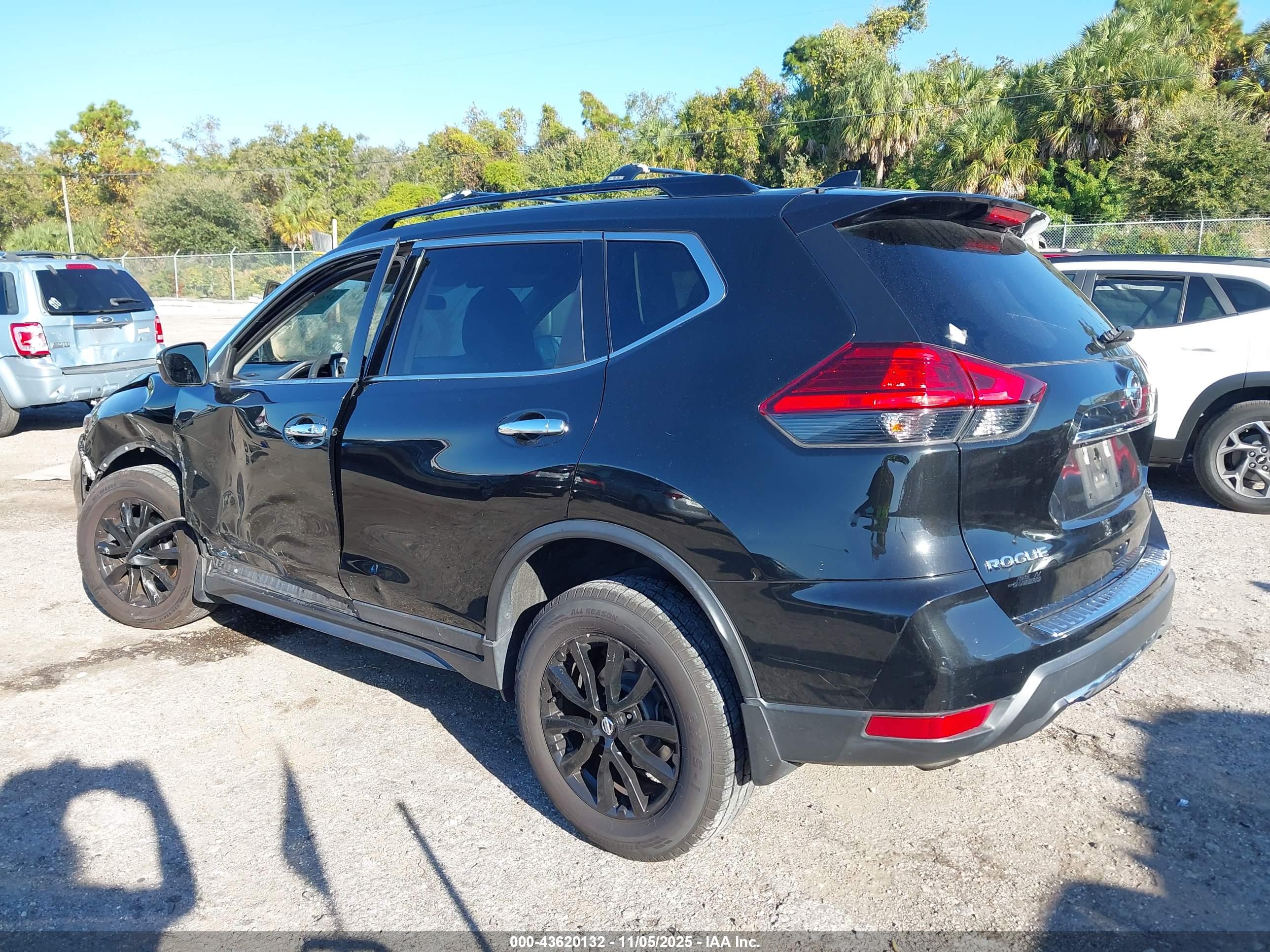 NISSAN ROGUE image 3