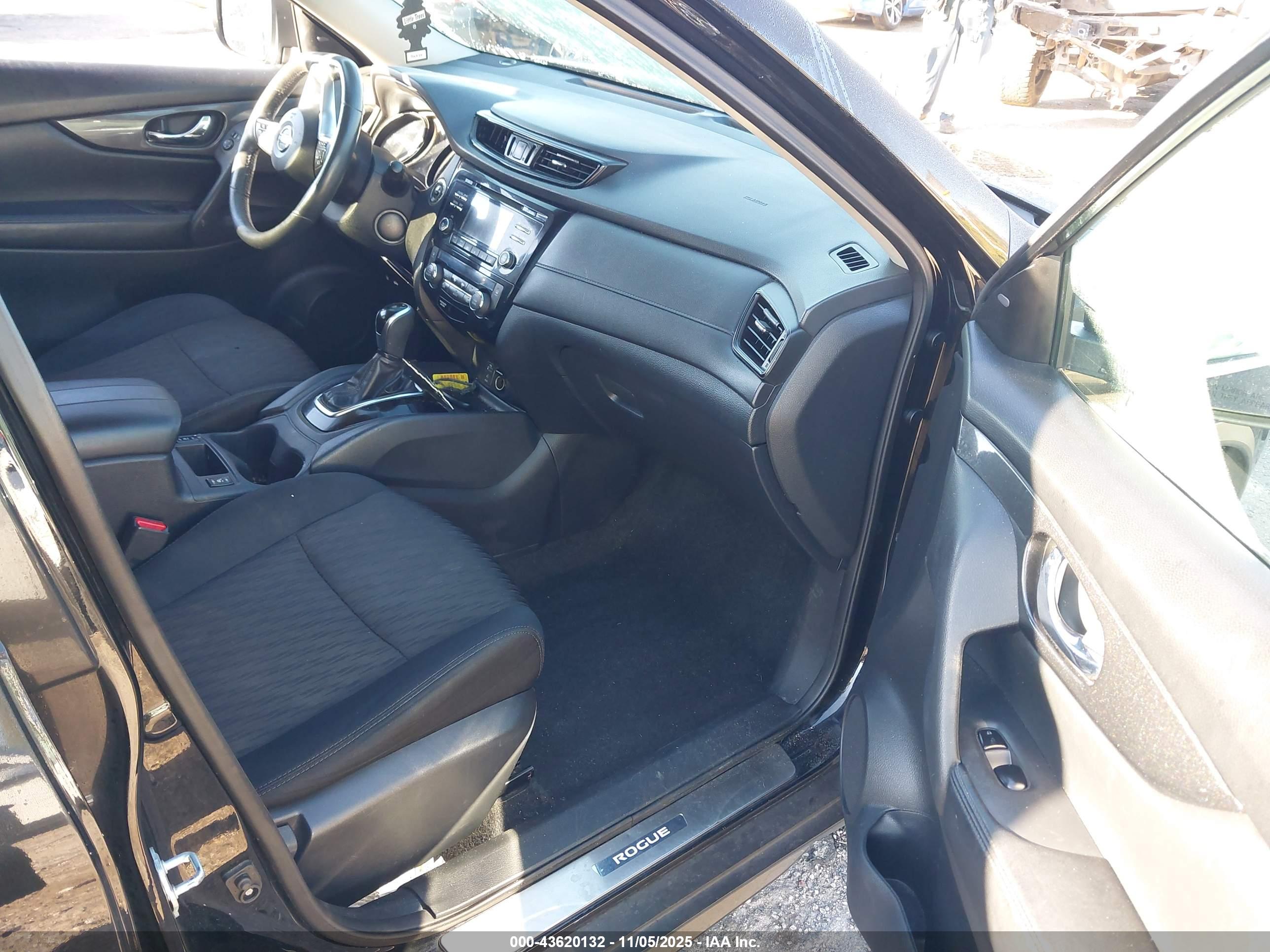 NISSAN ROGUE image 5