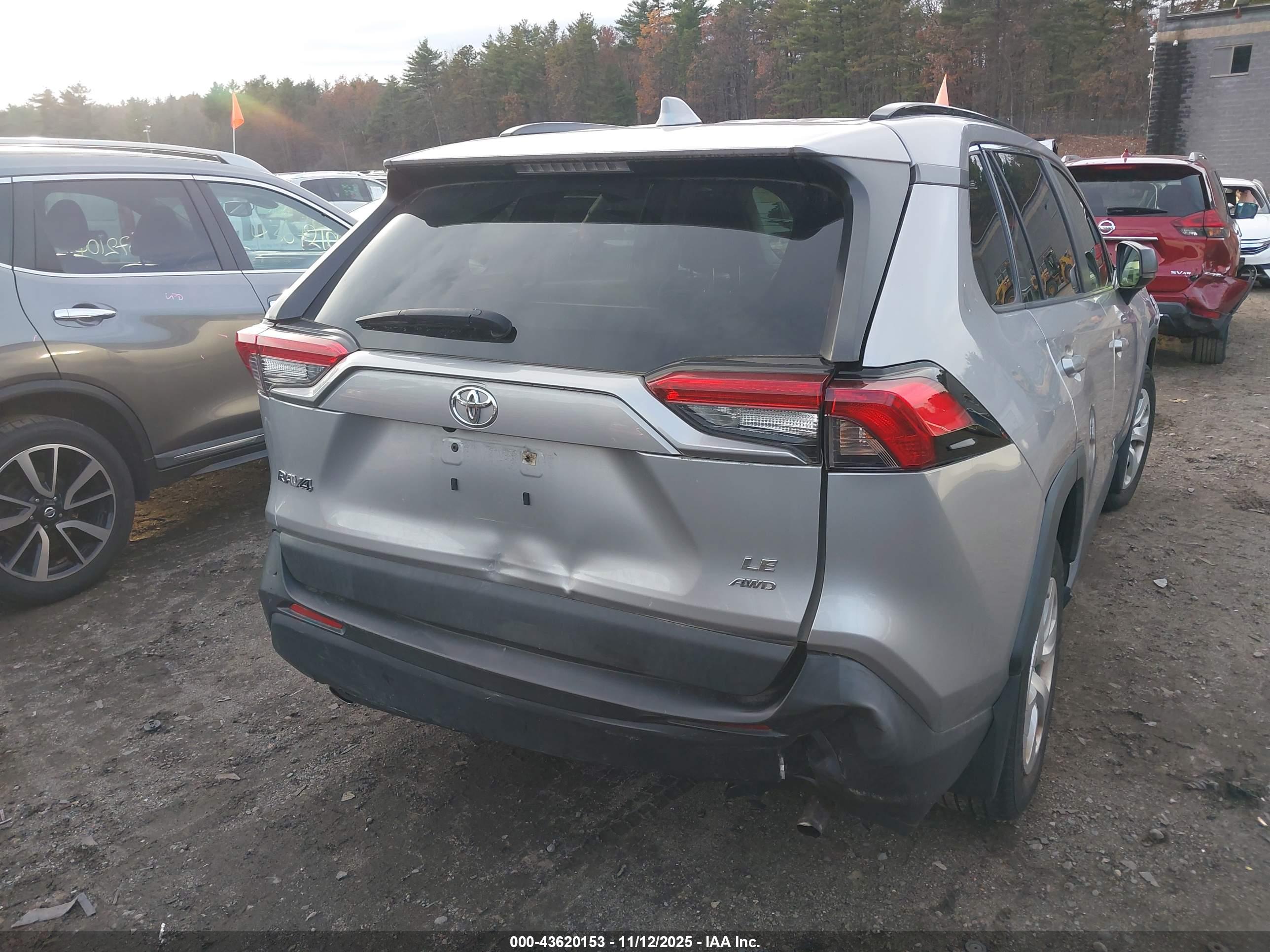 TOYOTA RAV4 image 4