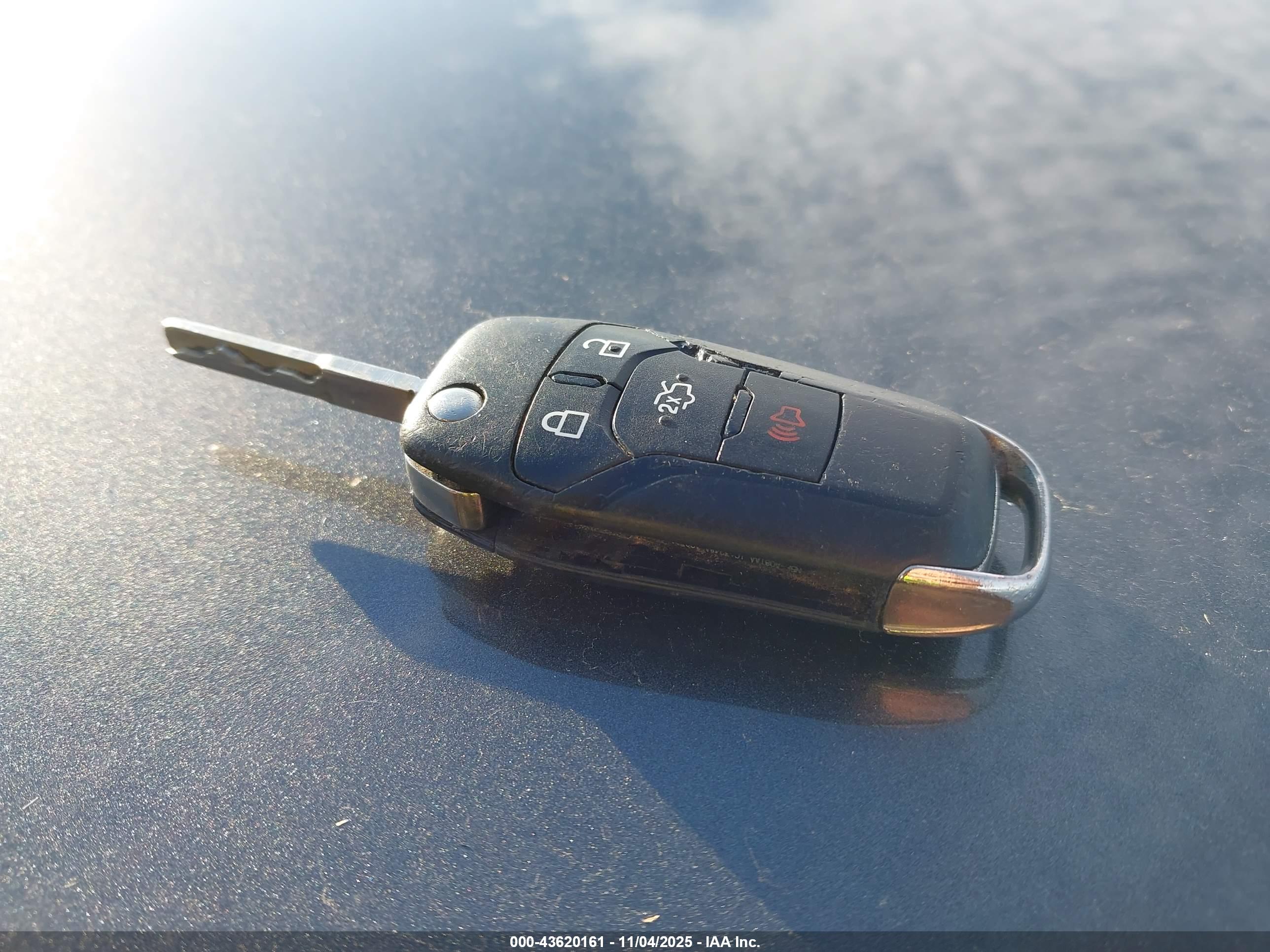 FORD FUSION image 11