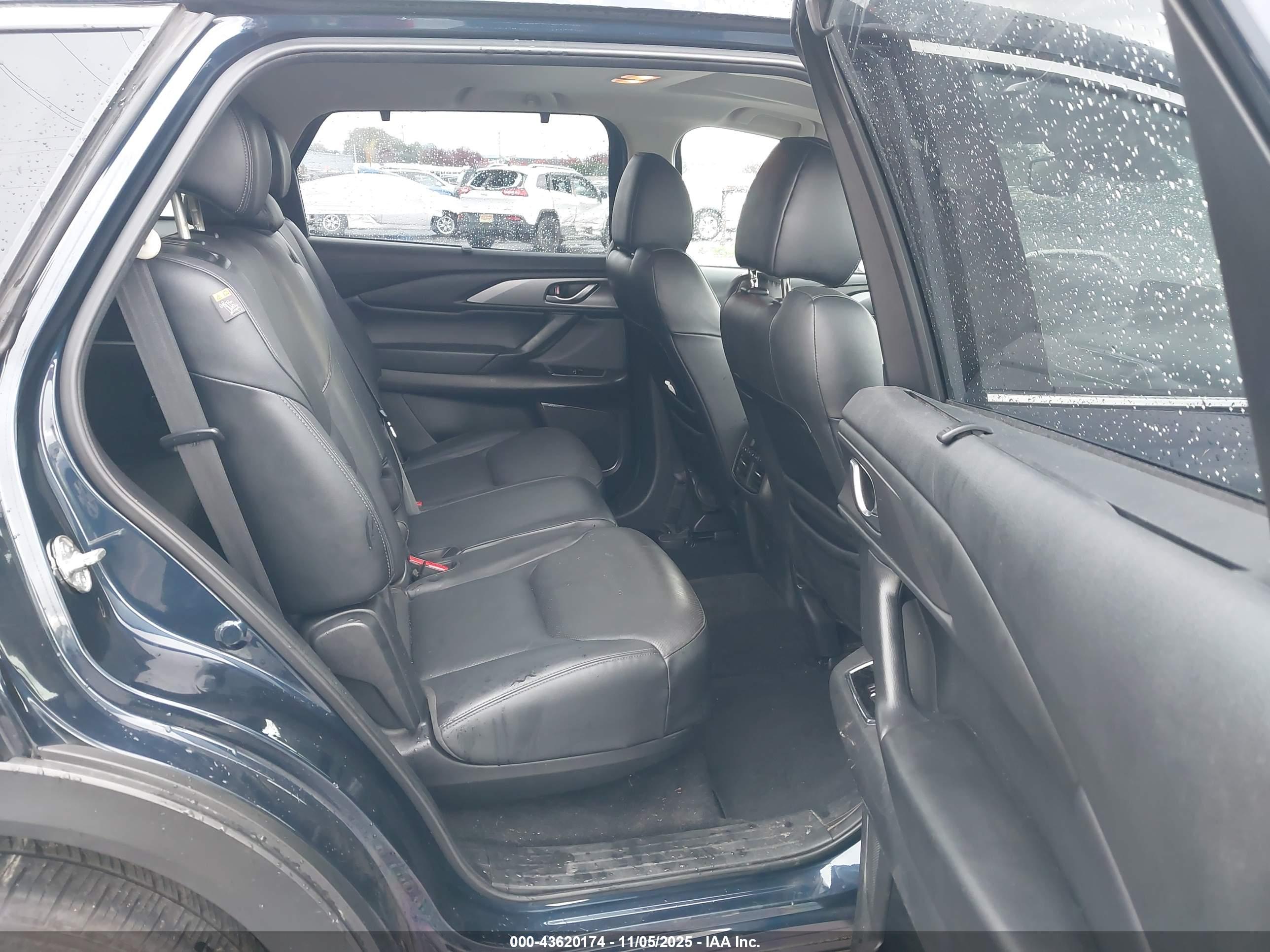 MAZDA CX-9 image 8