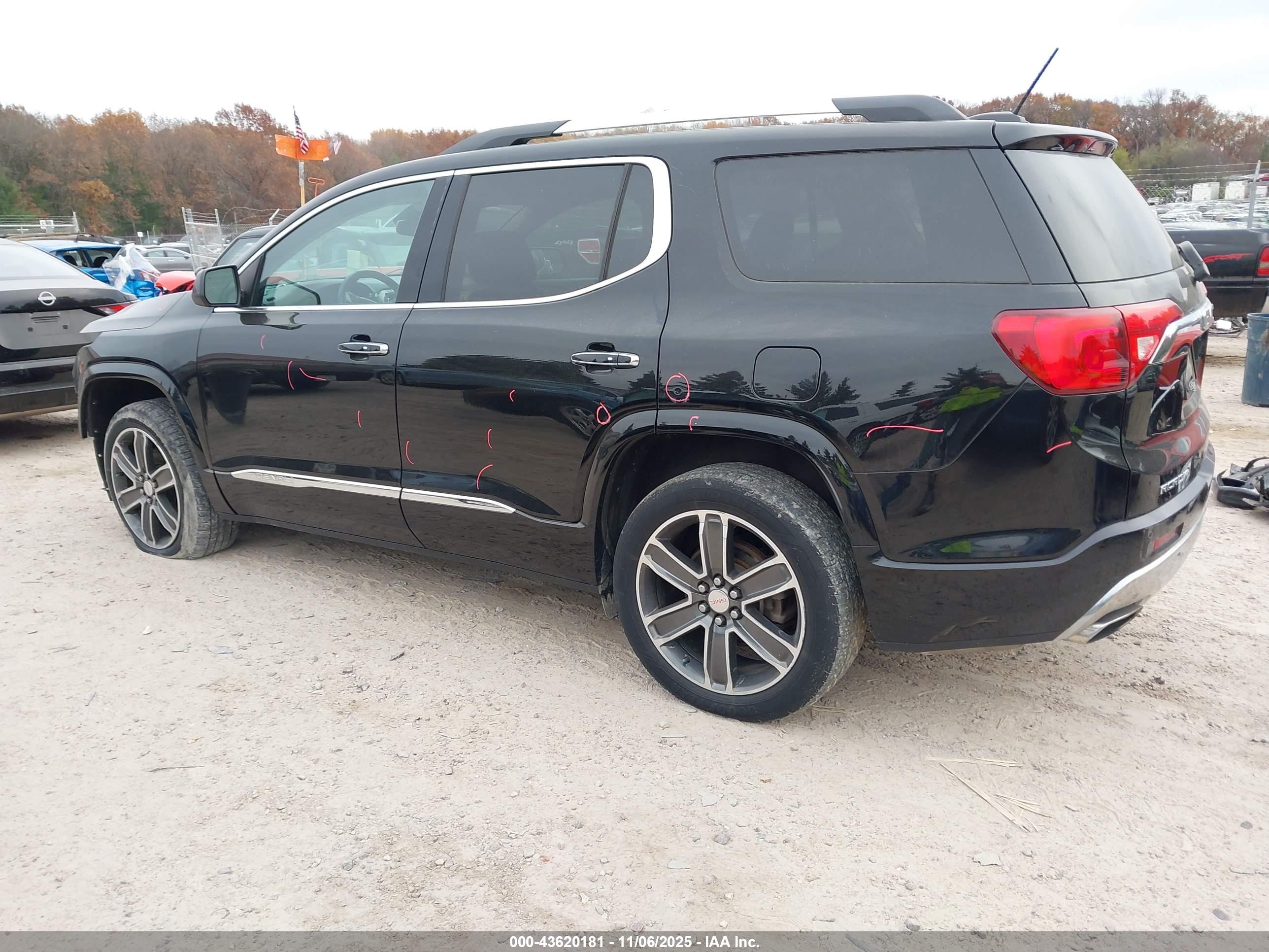 GMC ACADIA image 3