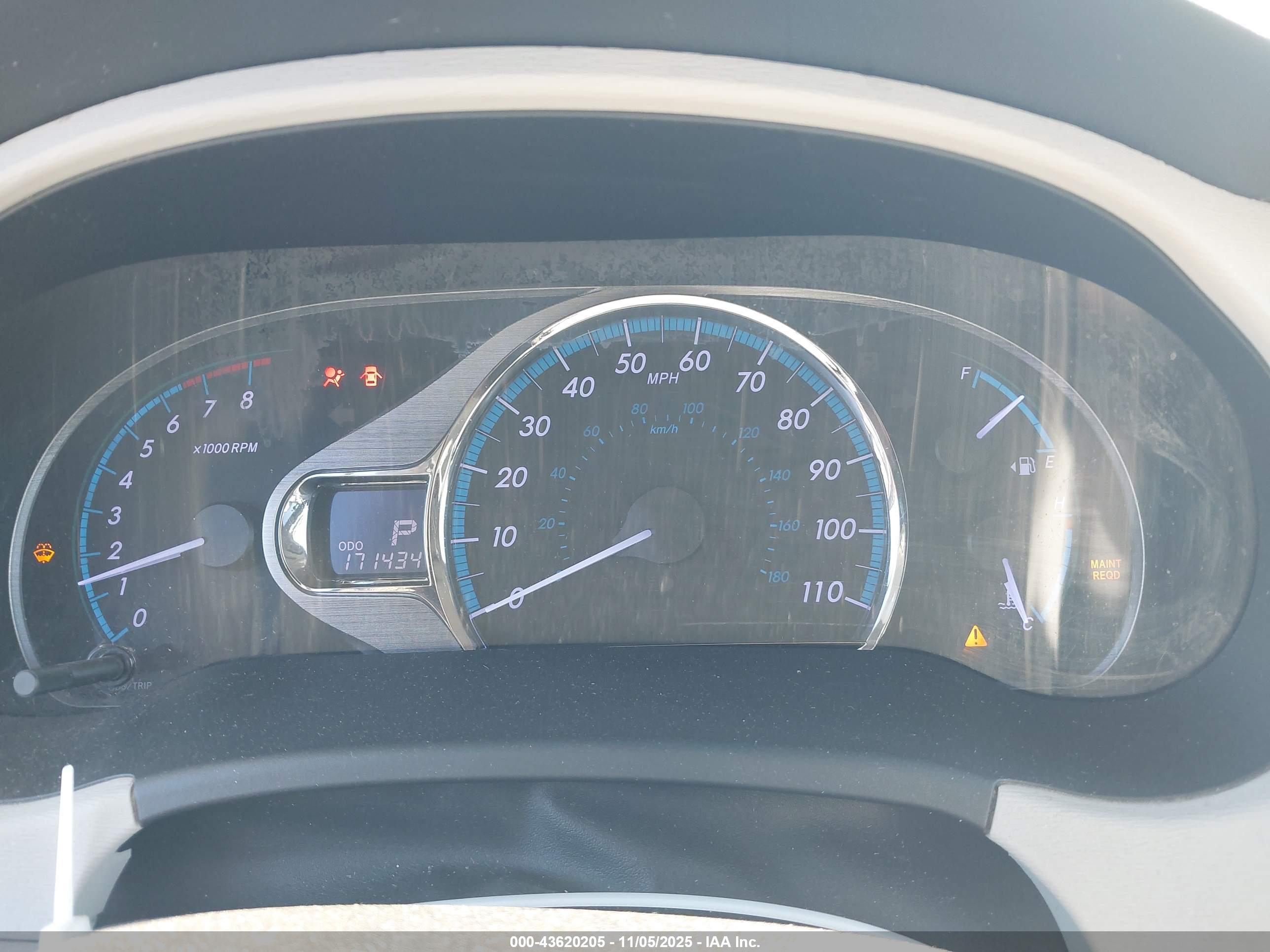 TOYOTA SIENNA image 7